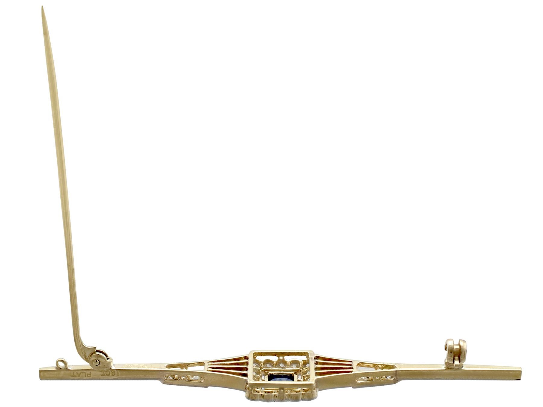 Antique Art Deco Sapphire and Diamond Yellow Gold Bar Brooch im Zustand „Hervorragend“ in Jesmond, Newcastle Upon Tyne