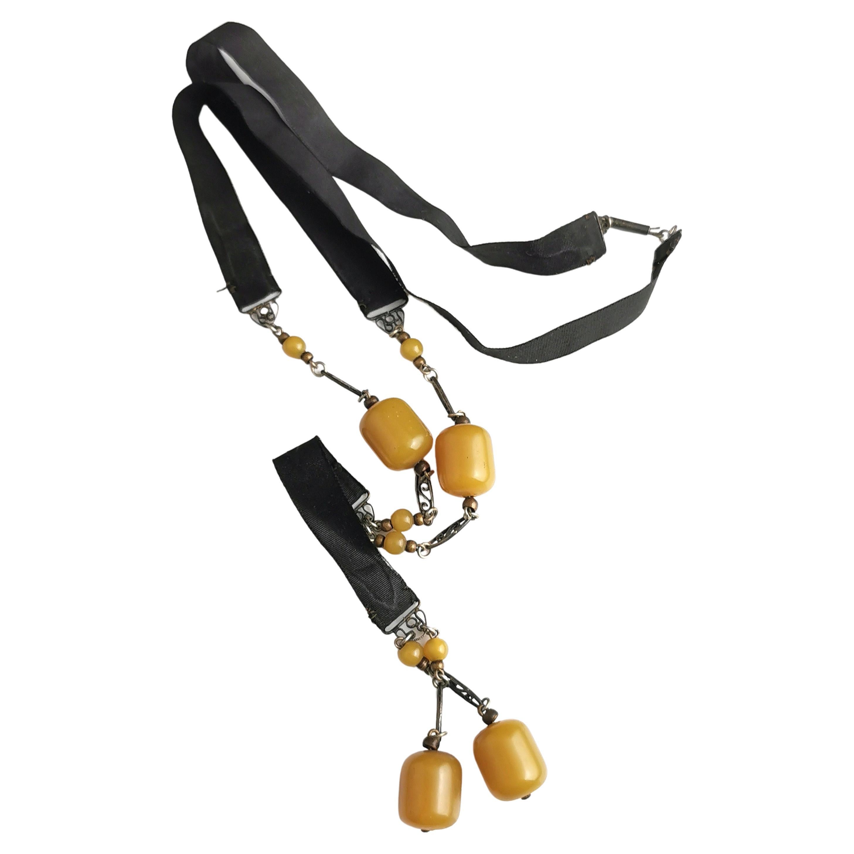 Antike Art-Déco-Sautoir-Halskette, Seide und Perlen 