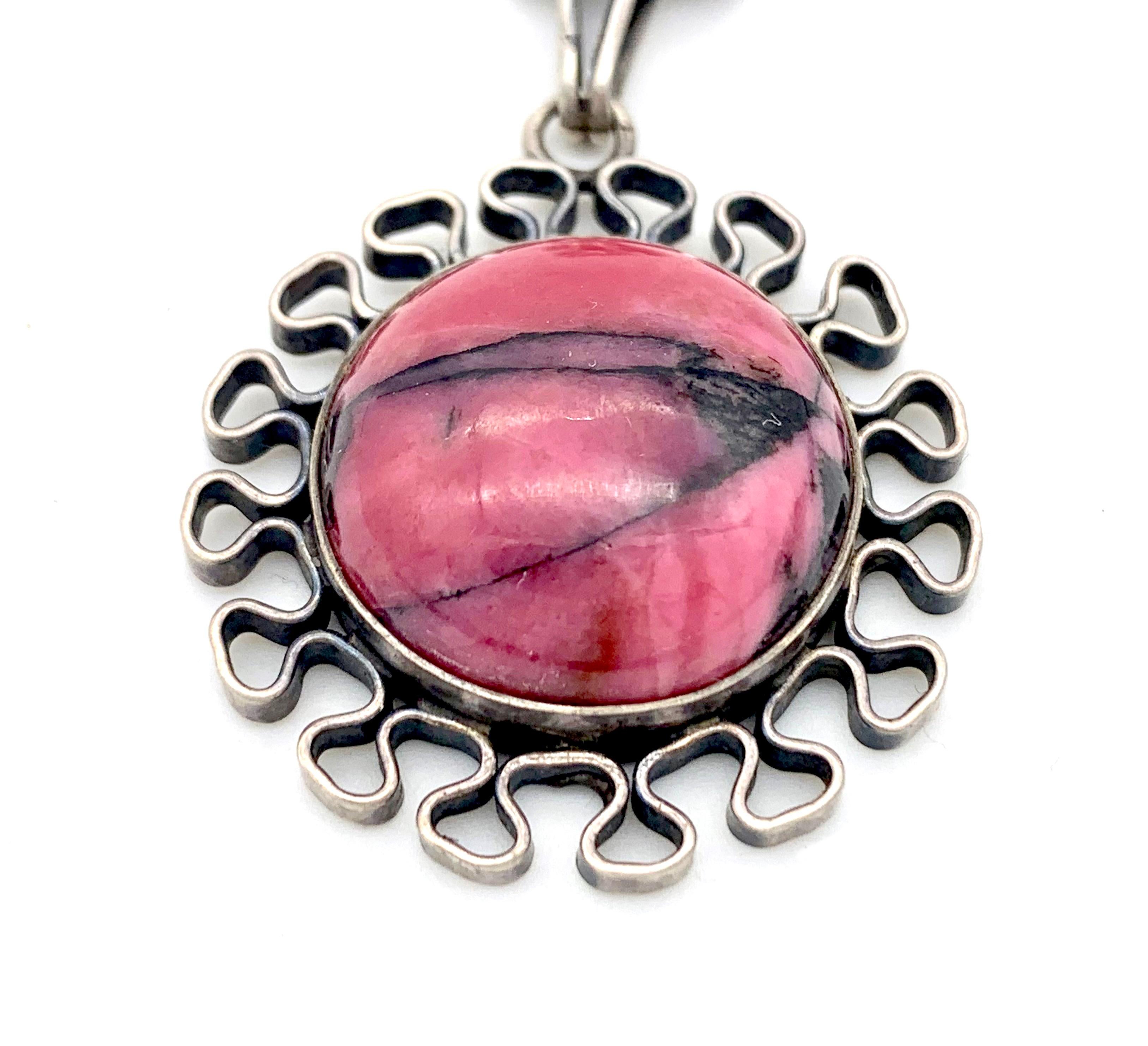 Women's Antique Art Deco Silver Pink Black Hard Stone Pendant Necklace Stylized Flower  For Sale