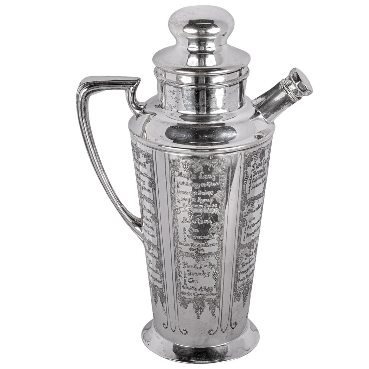 Un bon gobelet à cocktail/récipient en métal argenté Art Antiques, 1930.
Le shaker a été fabriqué par Bernard Rice & Sons et porte les titres 