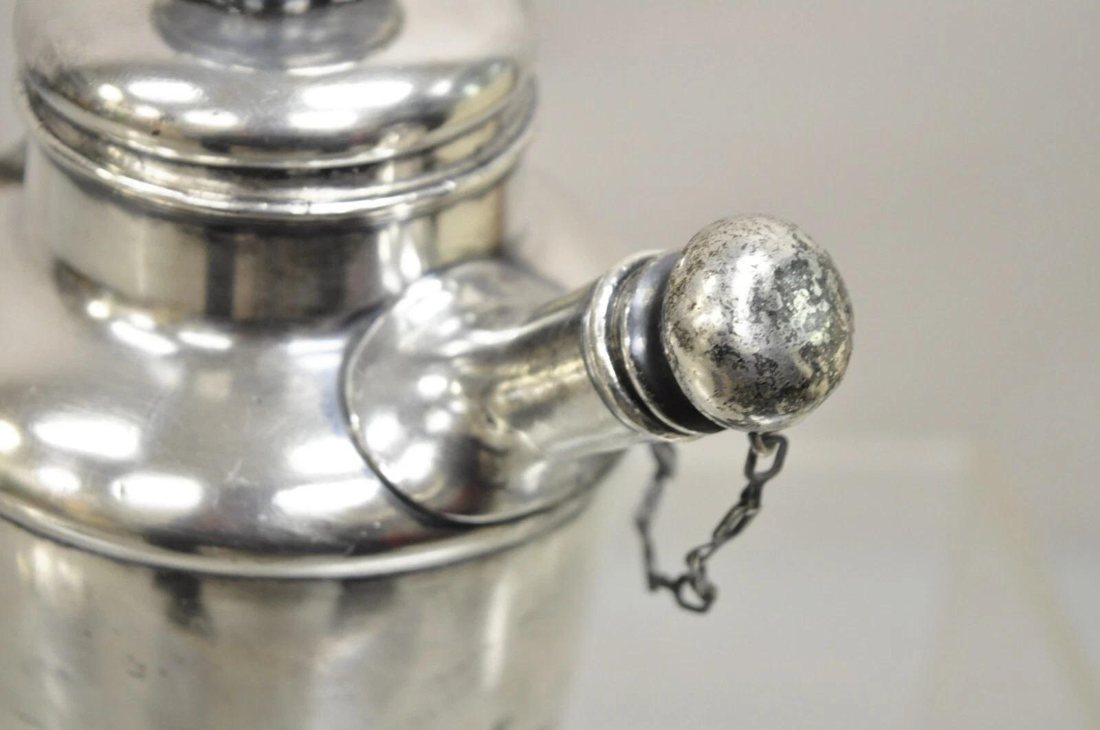 Shaker à cocktail Art déco ancien en métal argenté « Game Cock » avec monogramme en vente 5