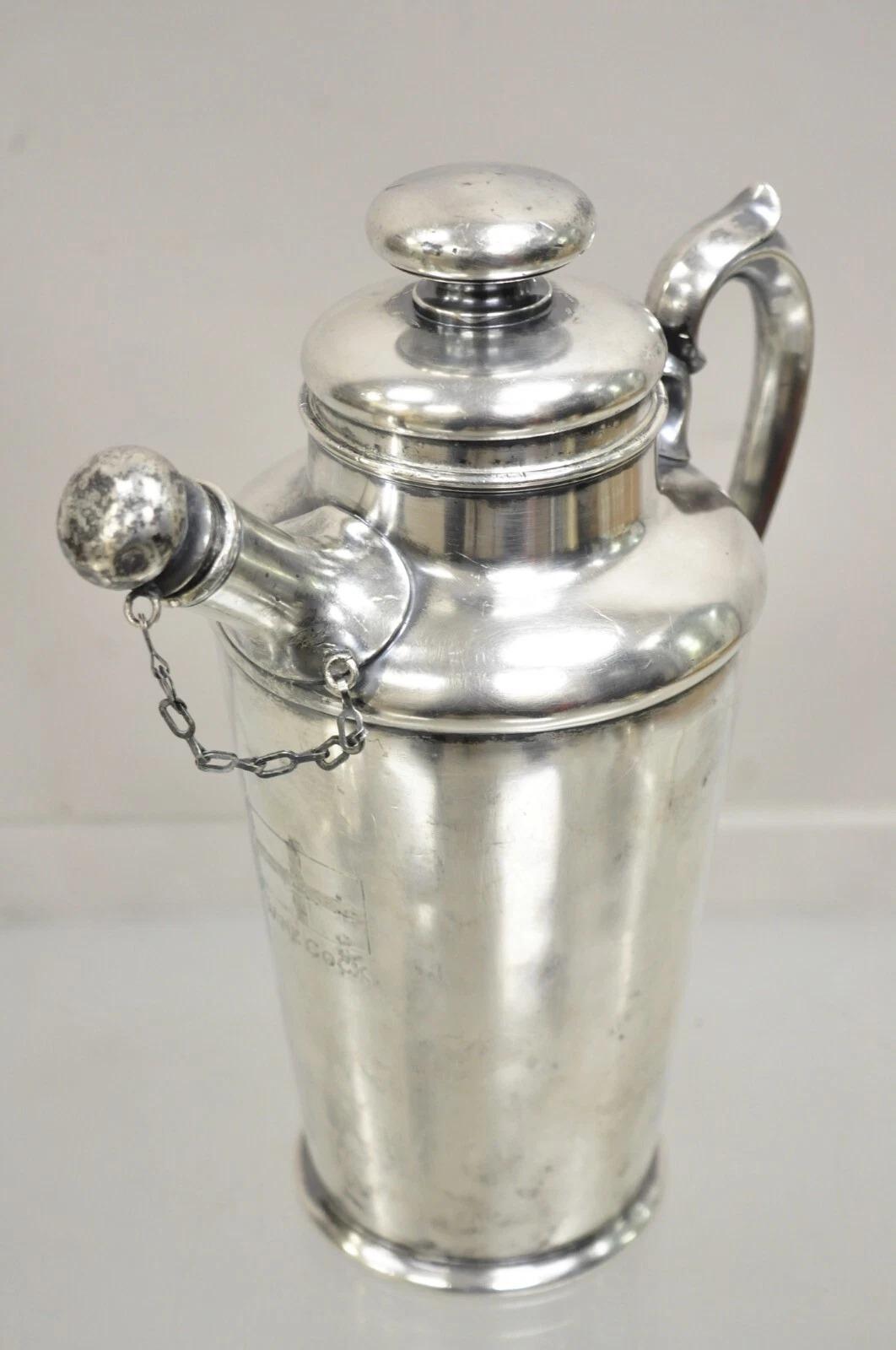 Shakers à cocktail Martini anciens en argent plaqué avec Monogramme 