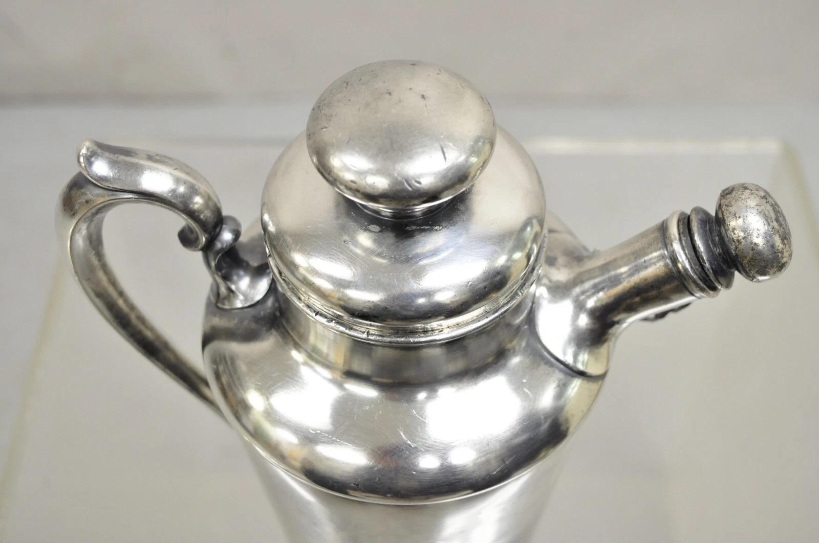Plaqué argent Shaker à cocktail Art déco ancien en métal argenté « Game Cock » avec monogramme en vente