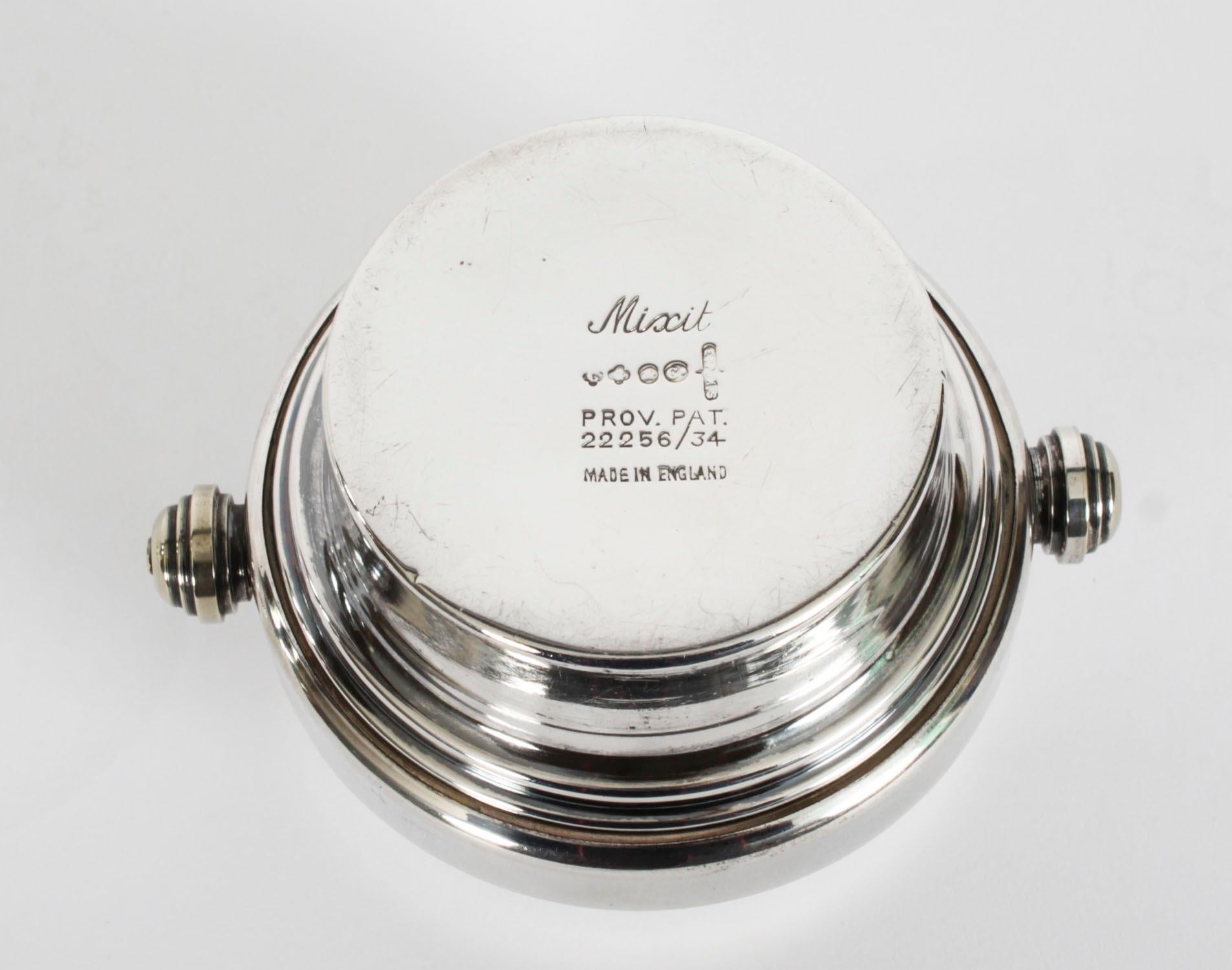 Shaker à cocktail Art déco ancien en métal argenté par Mixit 20ème siècle en vente 5