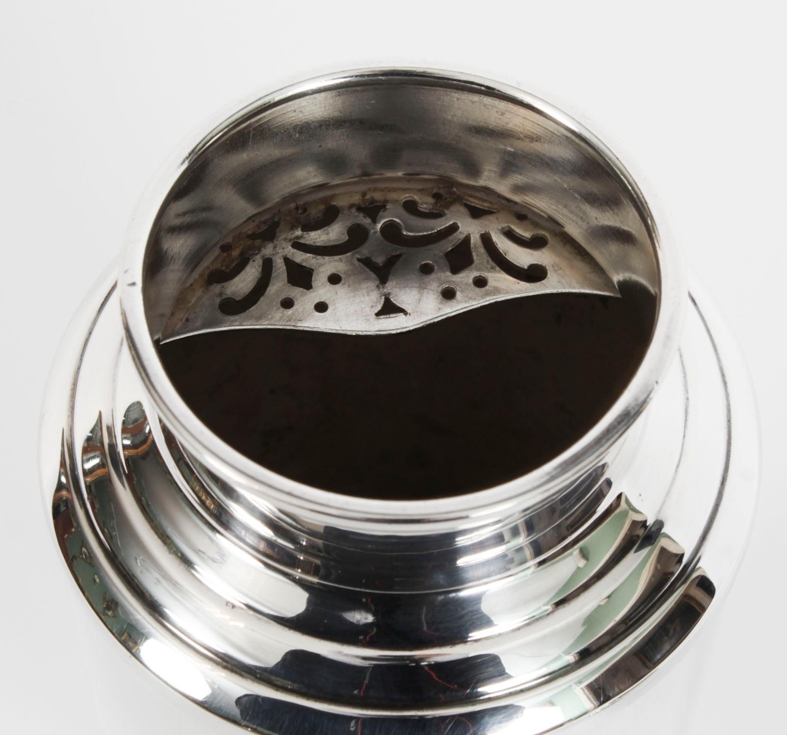 Shaker à cocktail Art déco ancien en métal argenté par Mixit 20ème siècle en vente 7