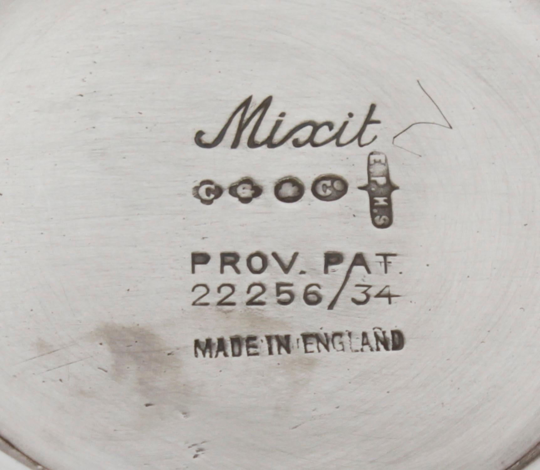 Shaker à cocktail Art déco ancien en métal argenté par Mixit 20ème siècle en vente 9