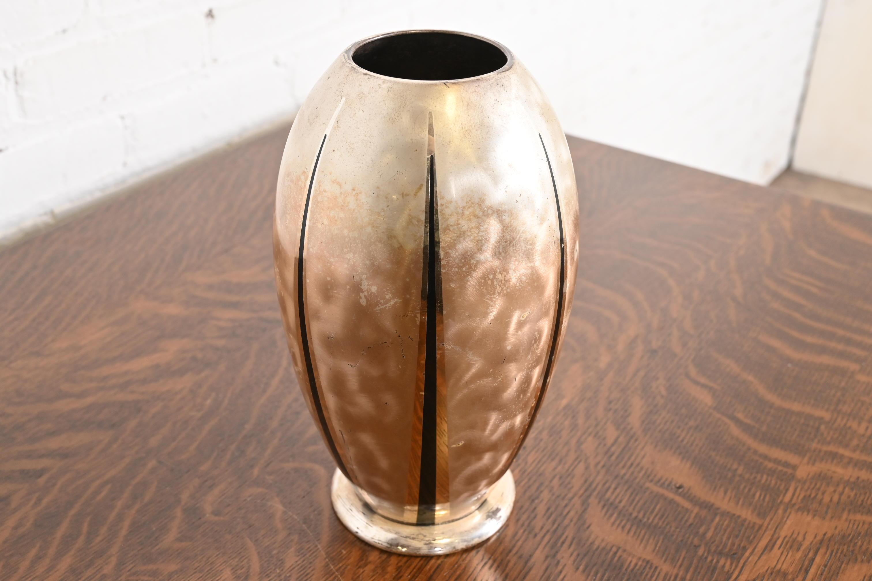 Antiguo jarrón Art Decó de plata de WMF Ikora, circa años 30 mediados del siglo XX en venta
