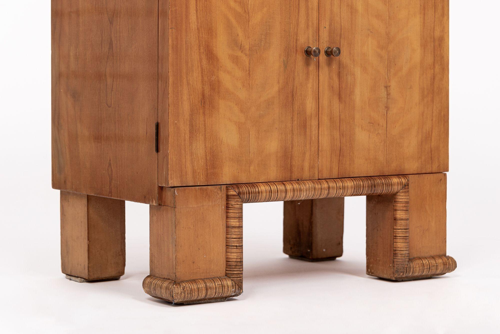 Antico mobile bar o mobile laterale in Wood, 1930 2