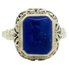 Anello antico Art Deco in oro bianco massiccio con castone in lapis solitario e lavorazione a filigrana