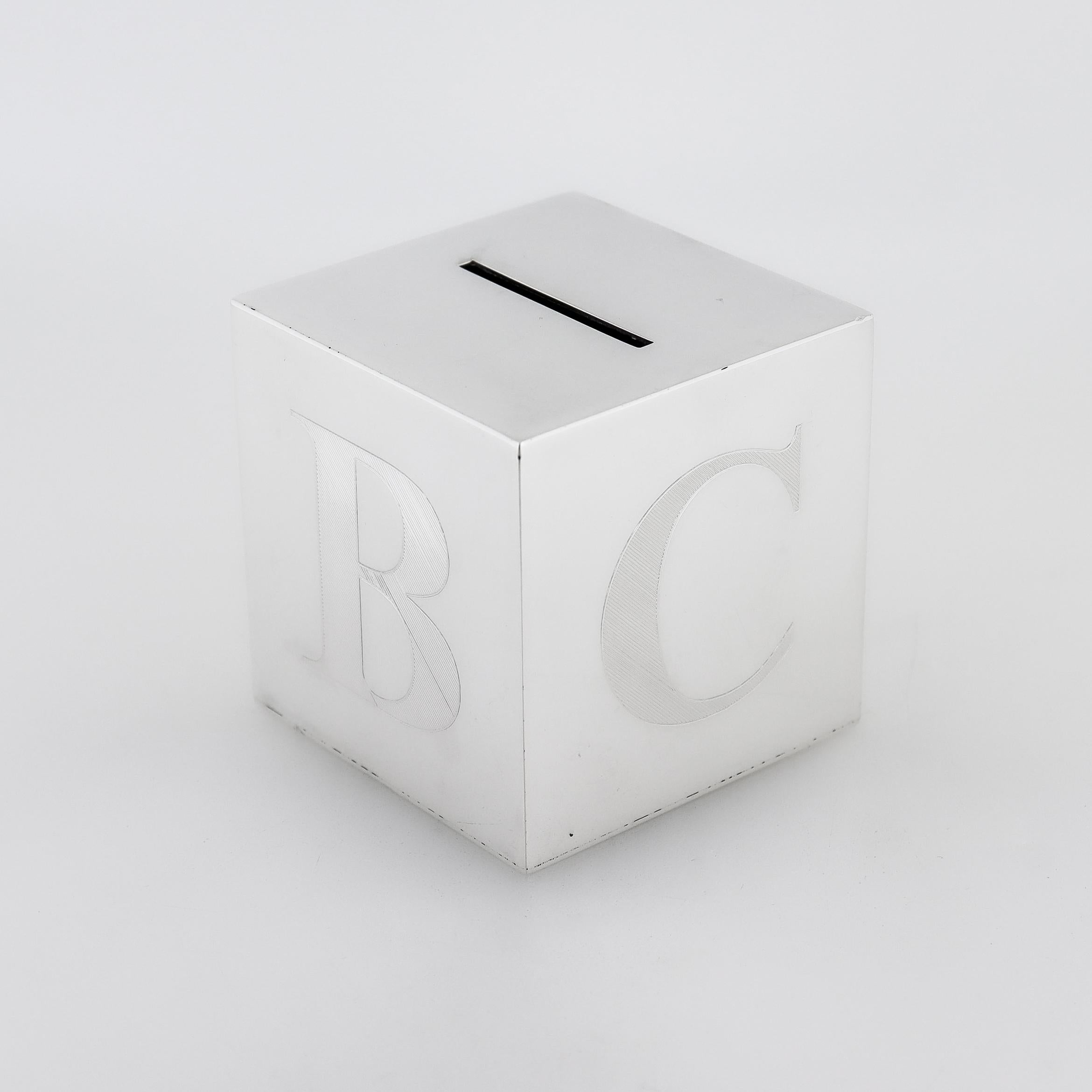 Ancienne banque de pièces de monnaie Art déco en argent sterling « ABC » en forme de cube Bon état - En vente à Philadelphia, PA