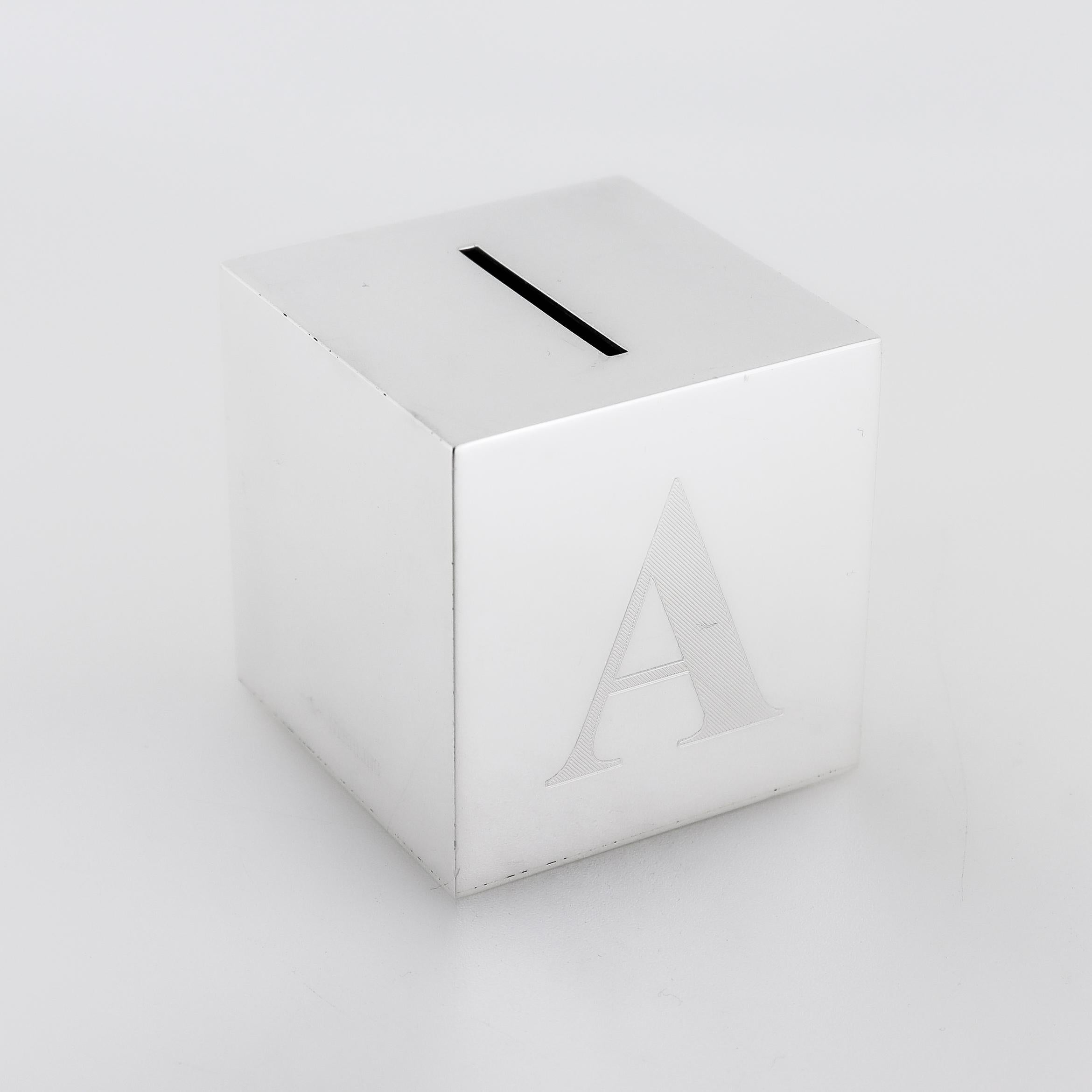 Ancienne banque de pièces de monnaie Art déco en argent sterling « ABC » en forme de cube en vente 1