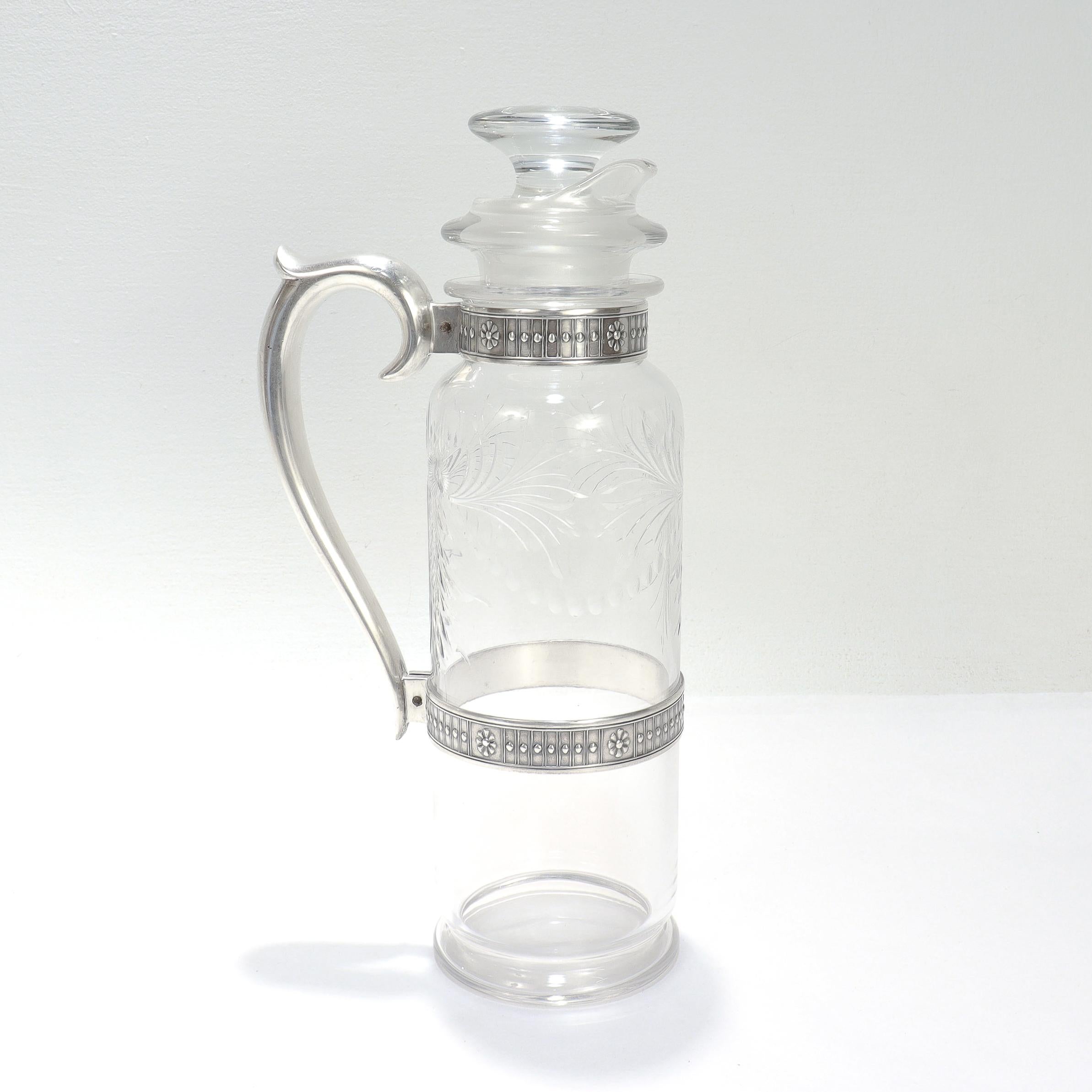 Antigua jarra o coctelera Art Decó de plata de ley y cristal tallado siglo XX en venta