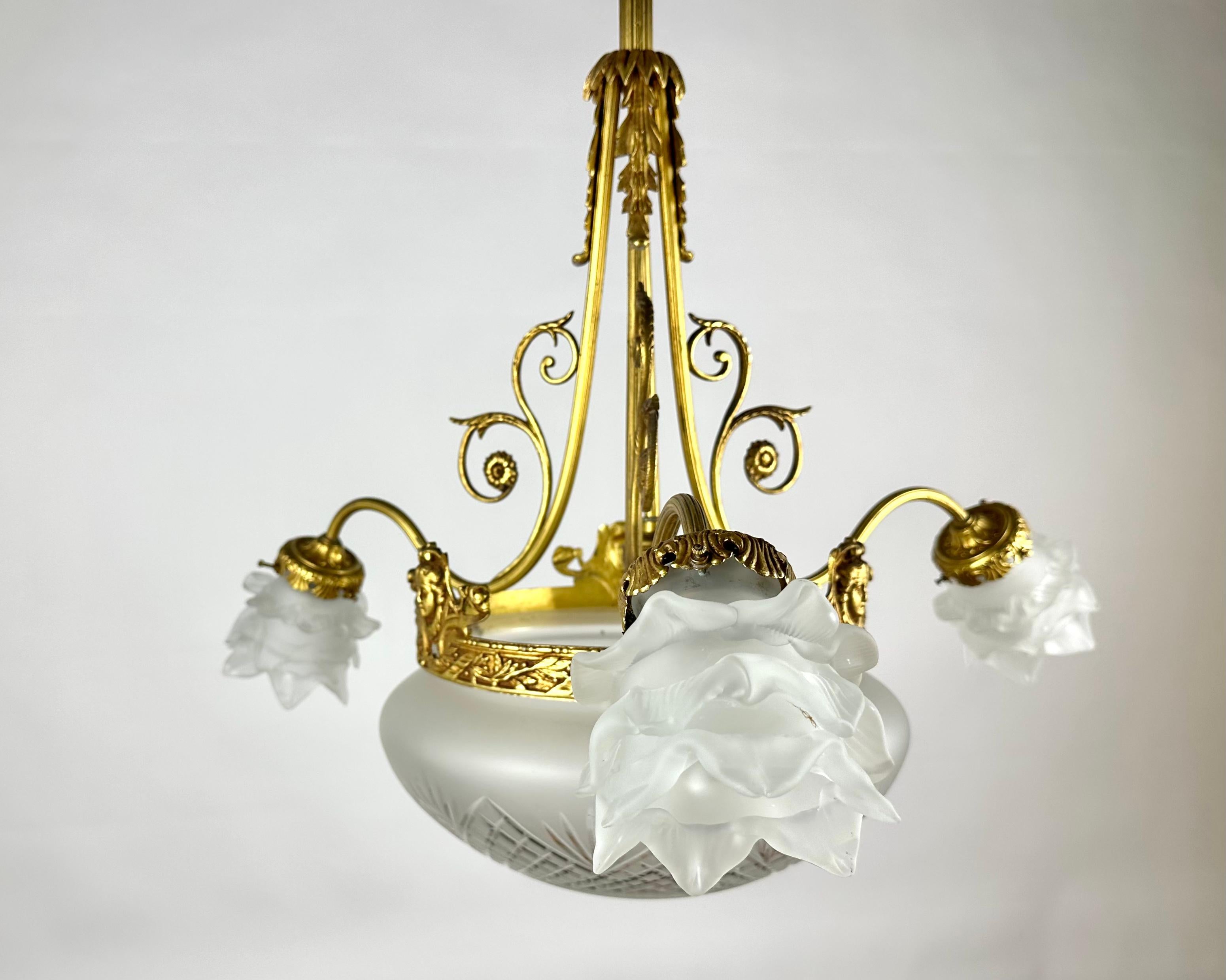 Antique Art Deco Style Bronze & Glass Chandelier, France 1920s In Excellent Condition For Sale In Bastogne, BE