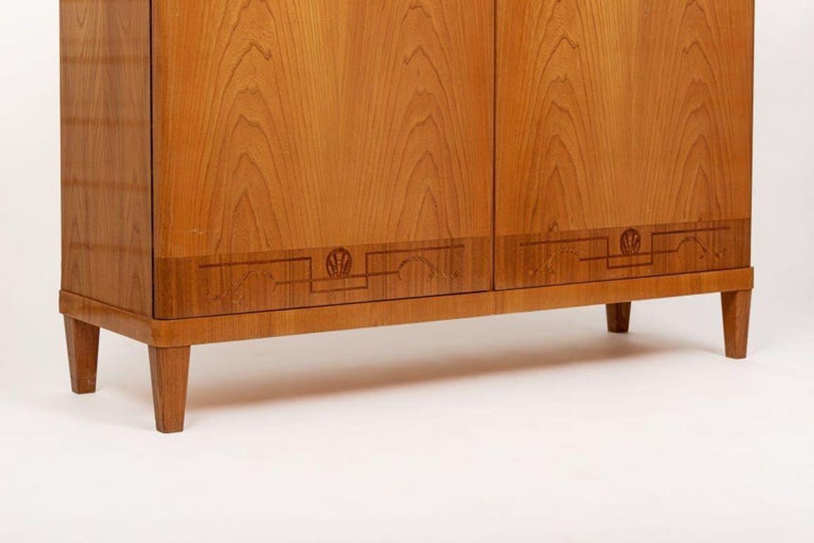 Antiguo Armario Art Decó de Madera de Olmo Sueco con Incrustaciones, Década de 1940 4