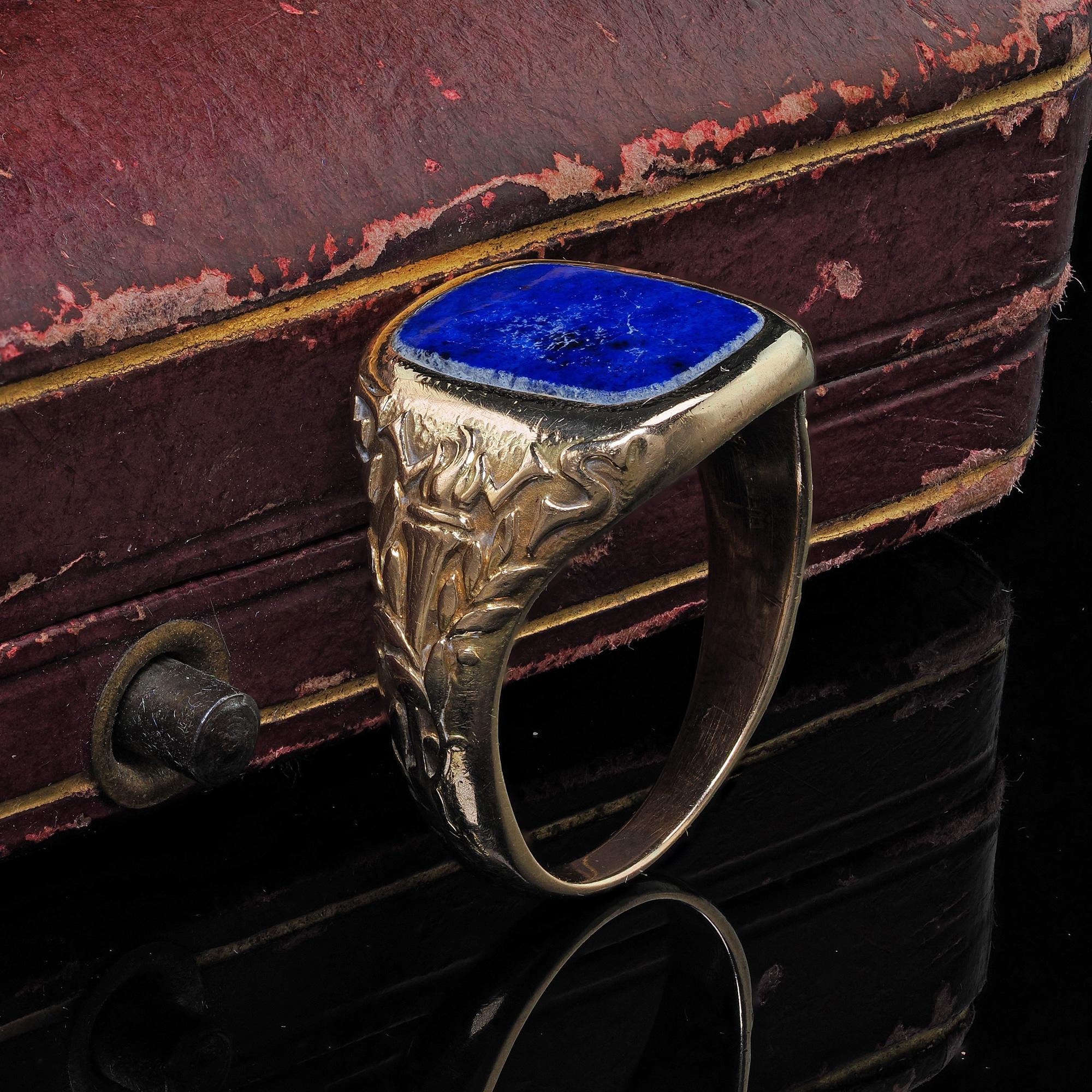 Portrait Cut Antique Art Deco Tiffany and Co 14K Yellow Gold Lapis Engraved Ring