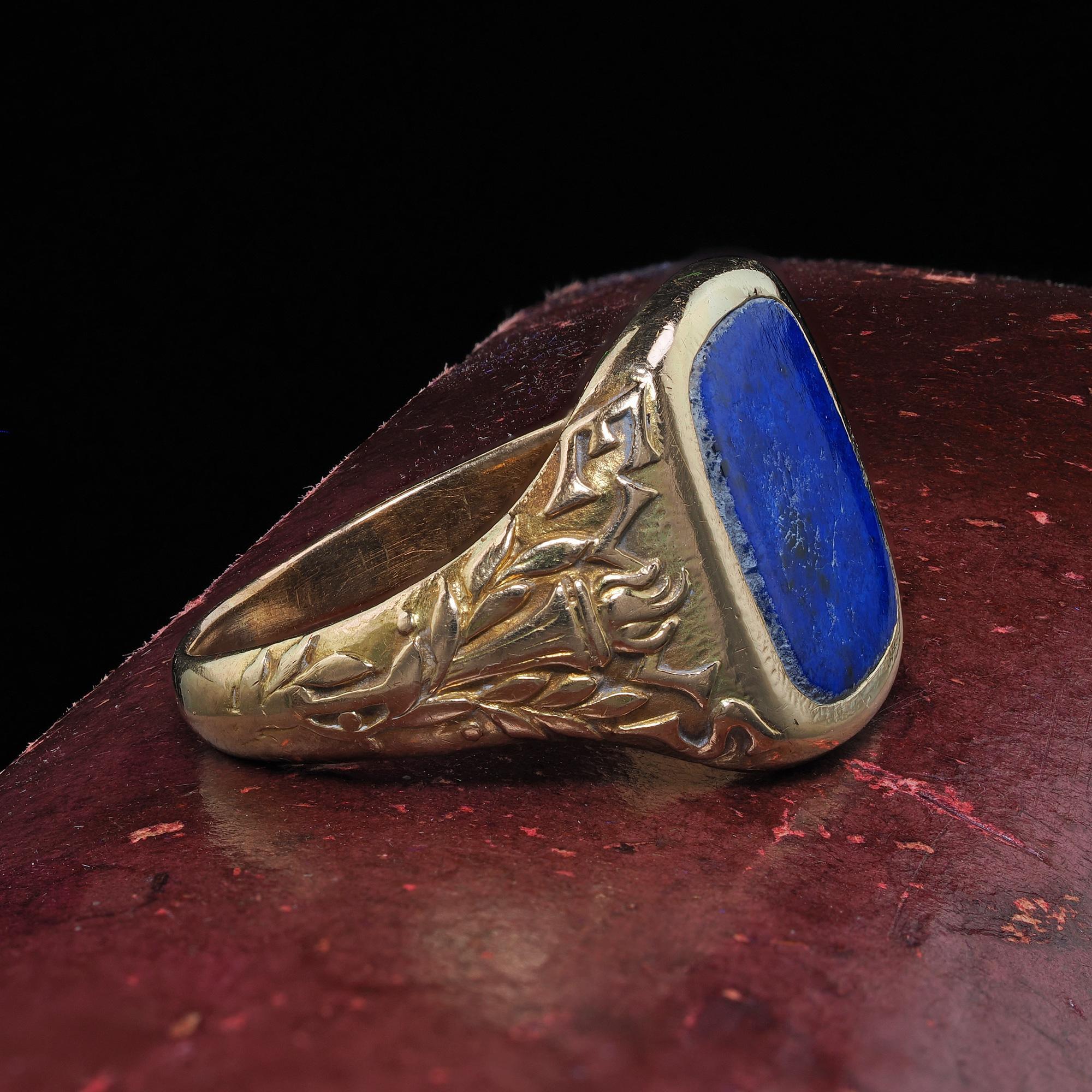 Antique Art Deco Tiffany and Co 14K Yellow Gold Lapis Engraved Ring In Good Condition In Great Neck, NY