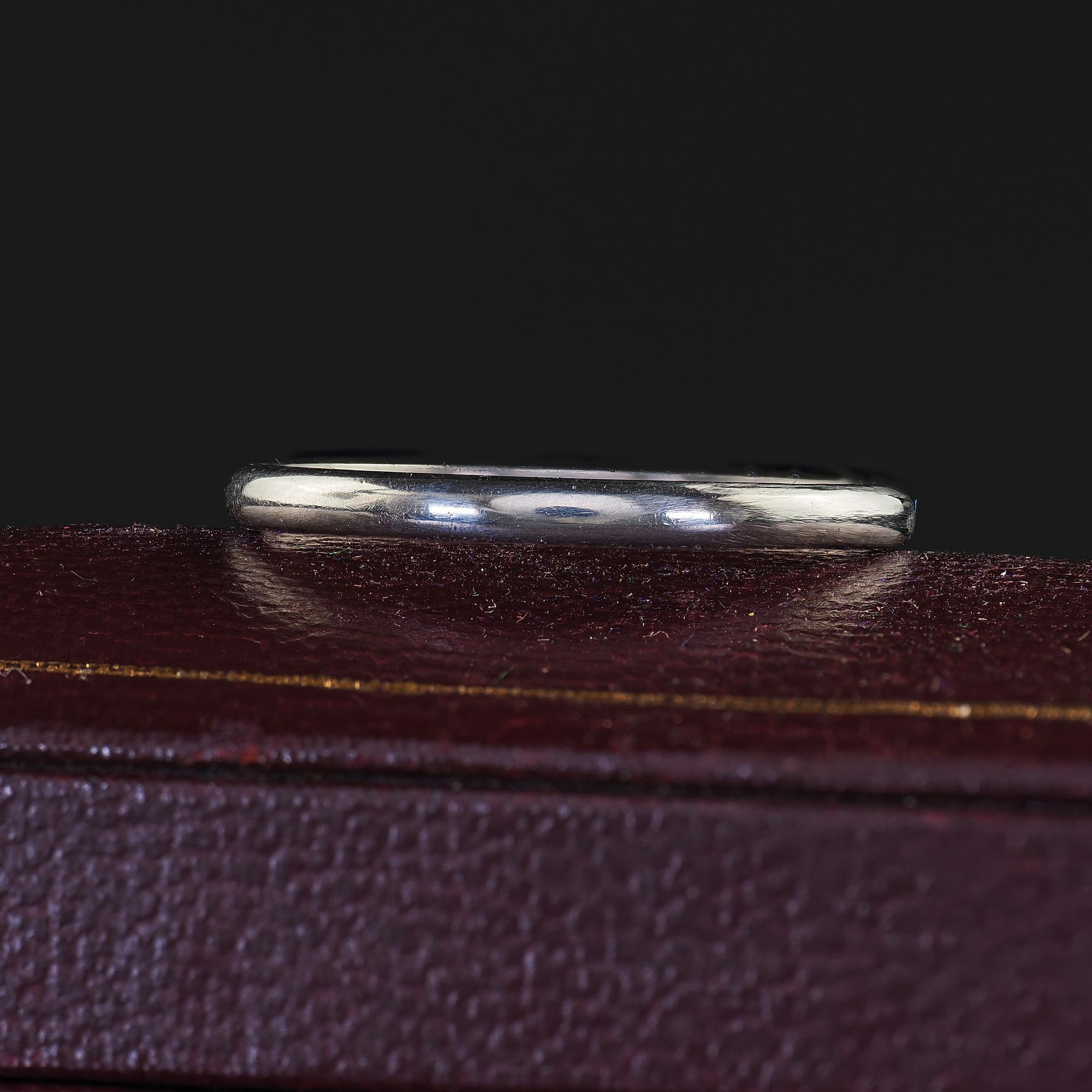 Ancienne alliance gravée en platine de Tiffany & Co Art Deco - Circa 1930 en vente 2