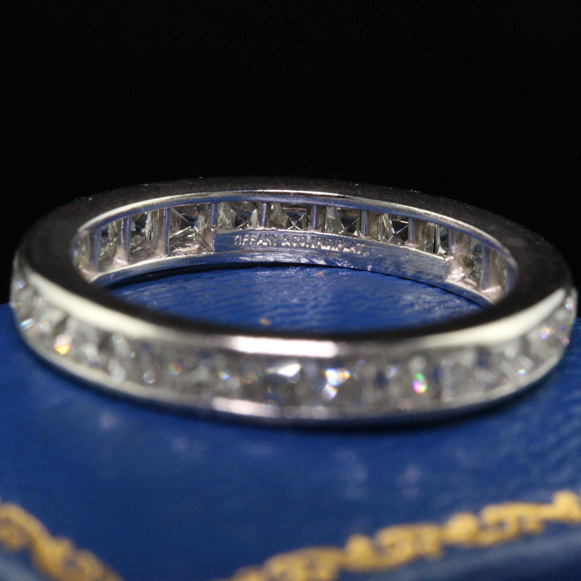 Antiker Art Deco Tiffany & Co Platin-Eternity-Ring mit französischem Diamantschliff im Zustand „Gut“ im Angebot in Great Neck, NY