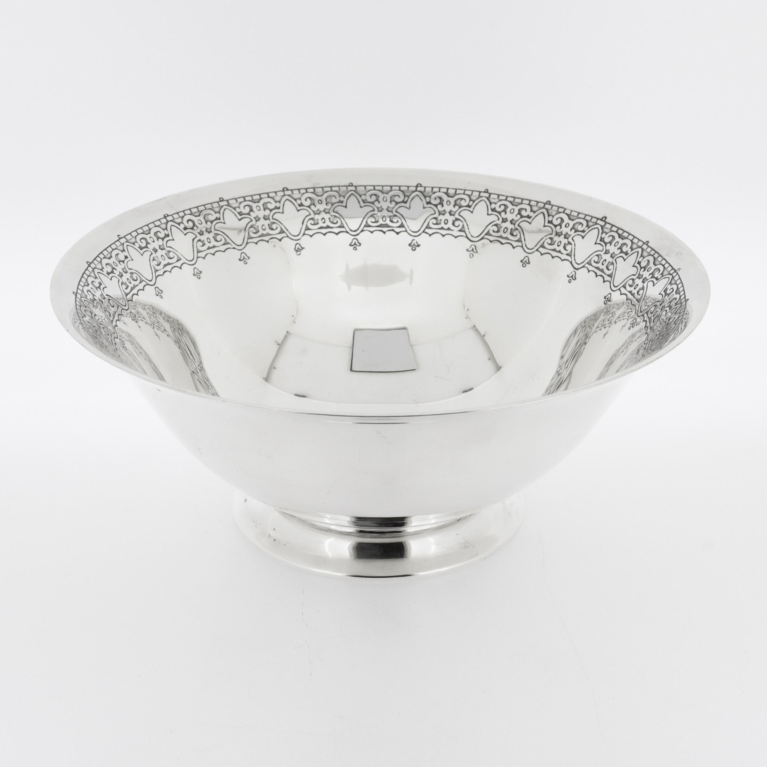 Antiguo Art Decó Tiffany & Co. Cuenco de plata de ley grabado siglo XX en venta