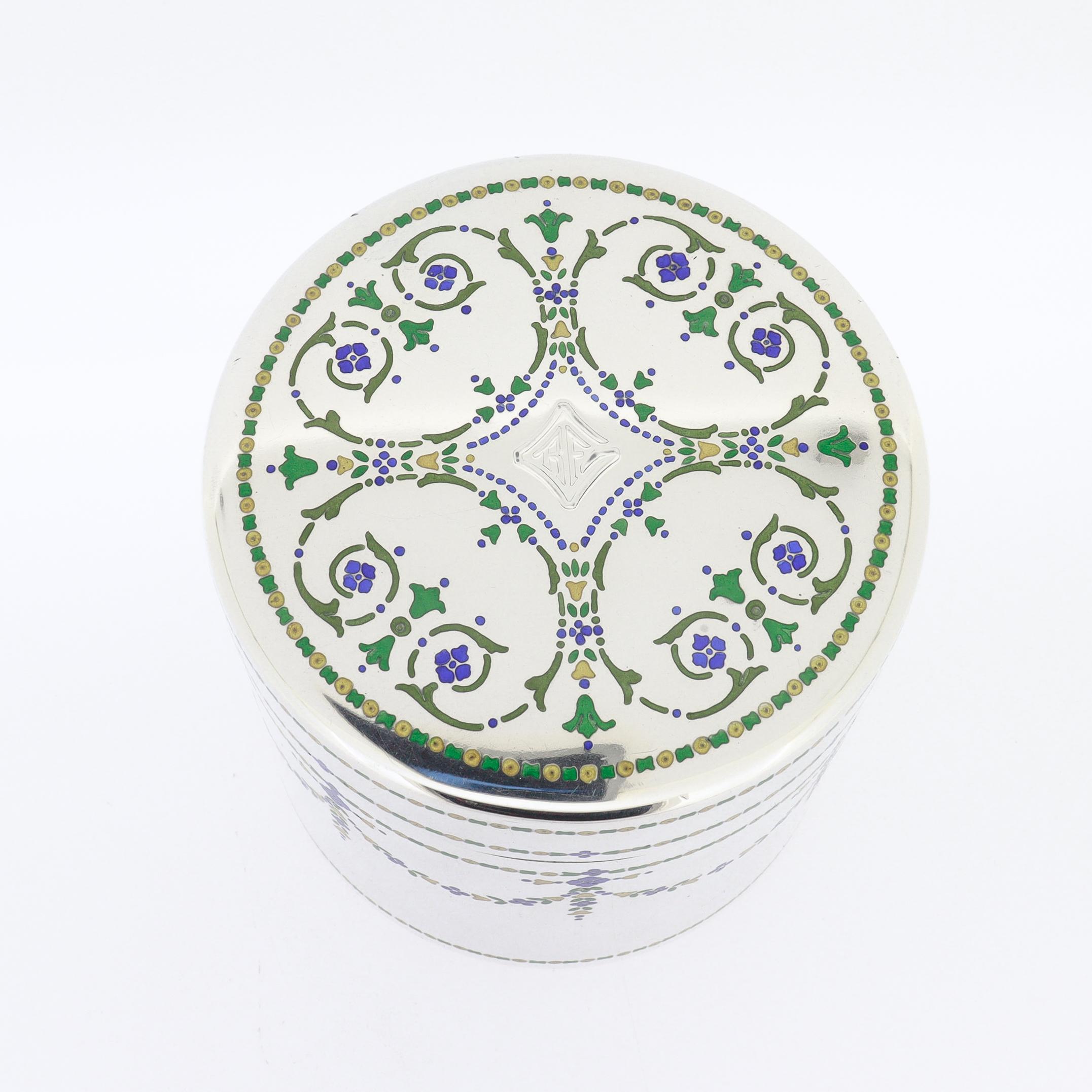 Antiguo Art Decó Tiffany & Co. Caja de plata de ley y mosaico esmaltado en venta 1