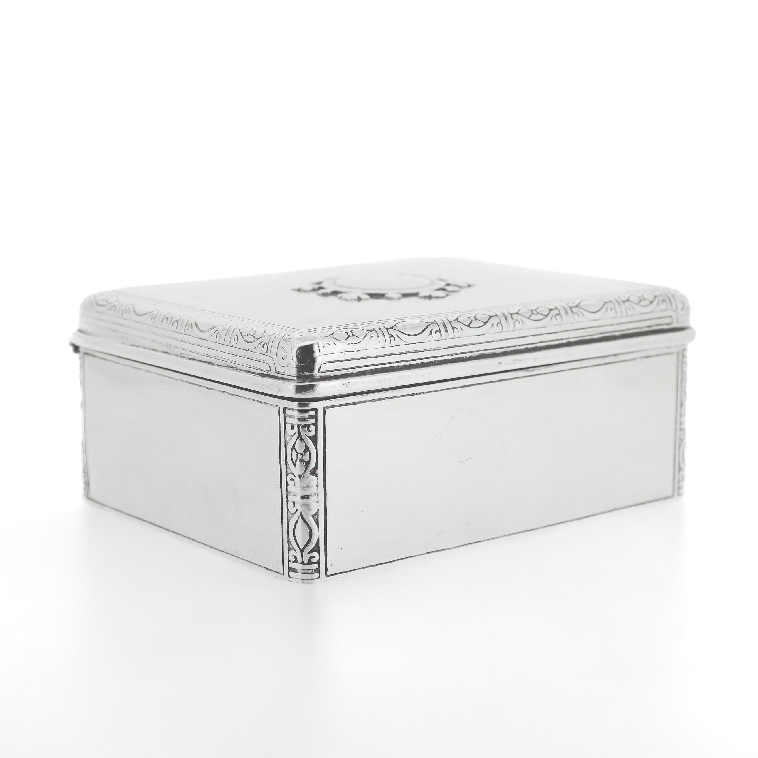 Antique Art Deco Tiffany & Co. Sterling Silver Wood Lined Dresser Box For Sale 6