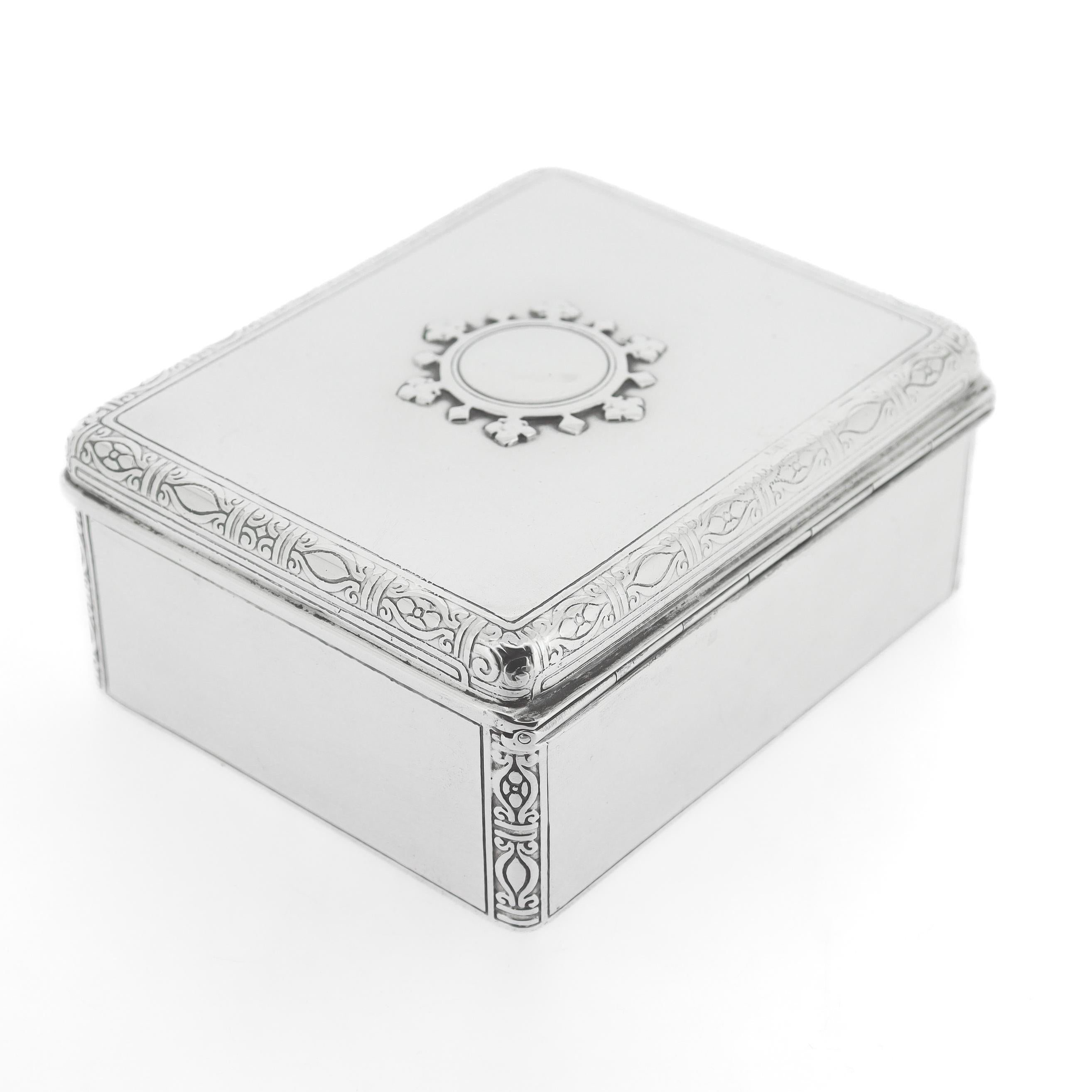 Antique Art Deco Tiffany & Co. Sterling Silver Wood Lined Dresser Box For Sale 3
