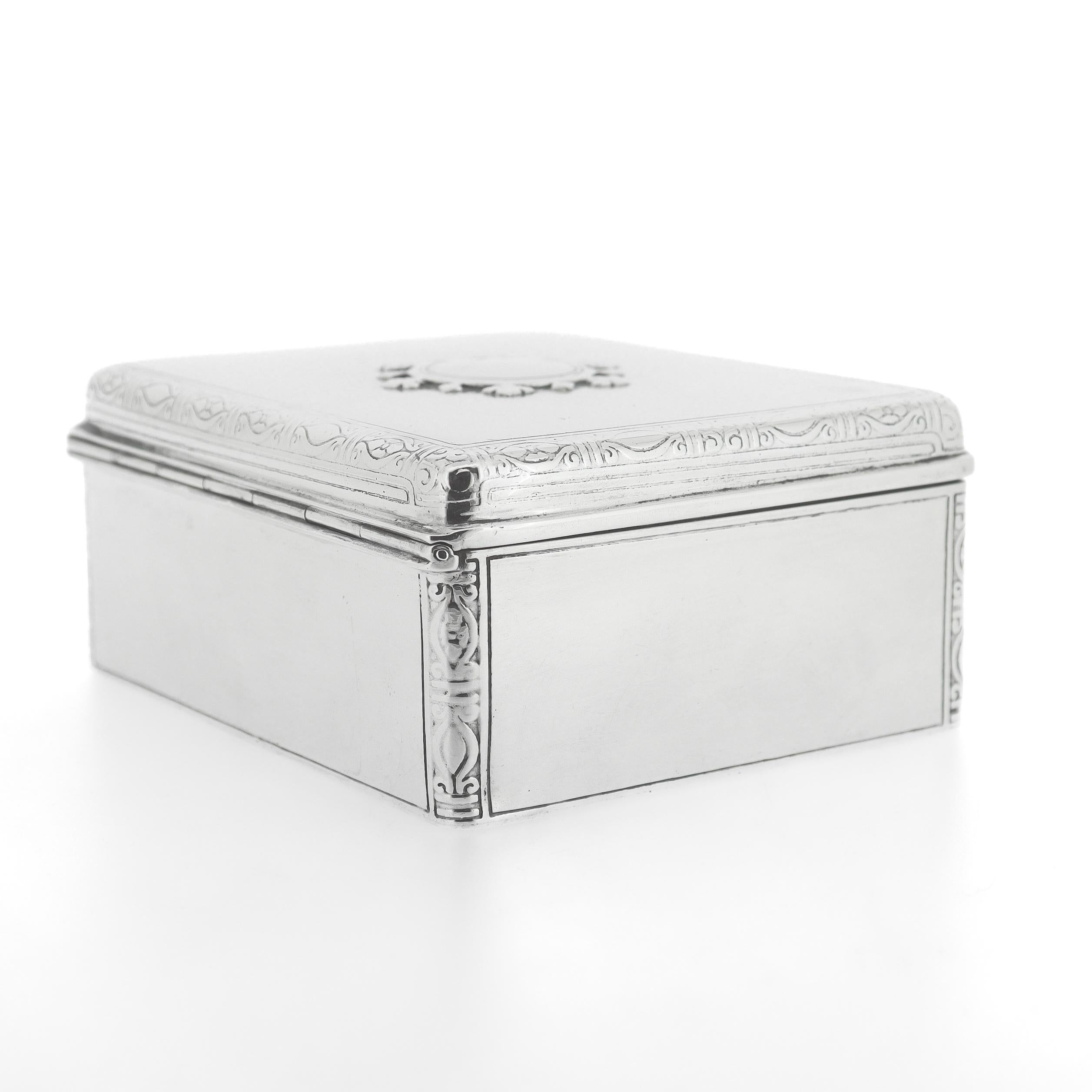 Antique Art Deco Tiffany & Co. Sterling Silver Wood Lined Dresser Box For Sale 5