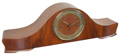 Antike Art Deco Nussbaum Mantel Schreibtisch Uhr Schlüssel gewickelt Chiming Bauhaus 26"