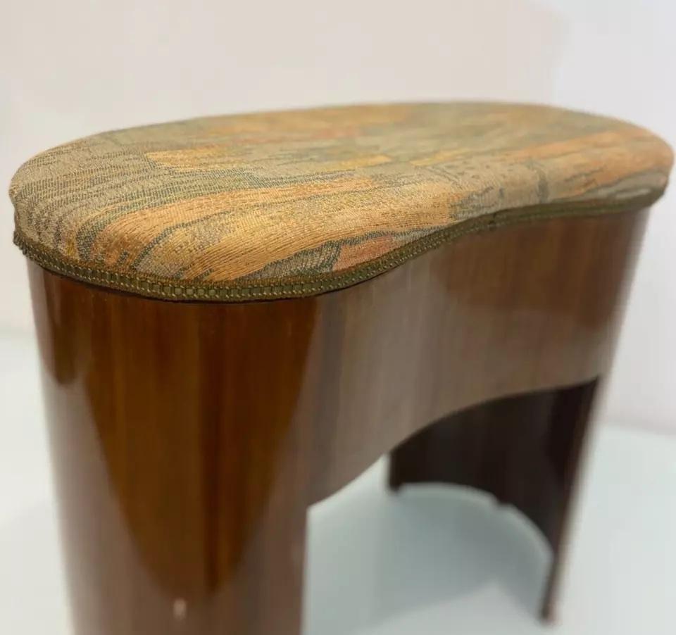 Sgabello antico in noce Art Deco con tappezzeria intrecciata multicolore In condizioni buone in vendita a London, GB