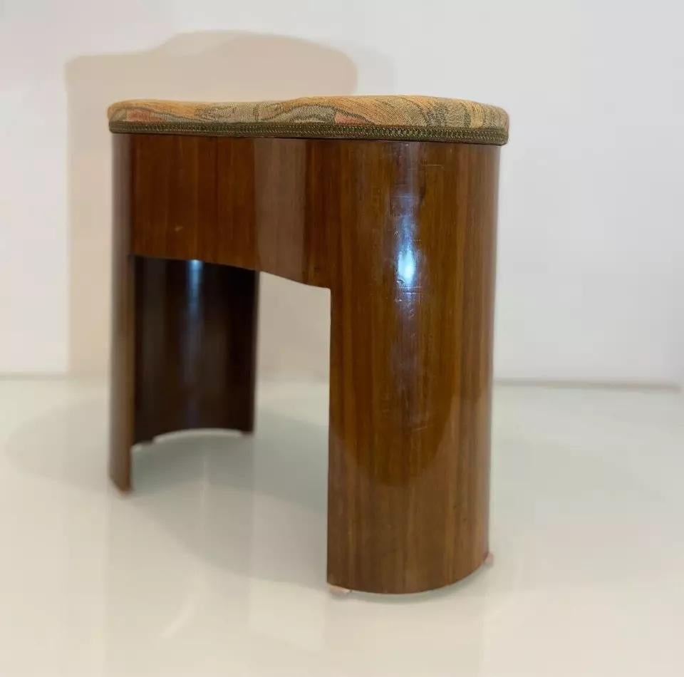 XX secolo Sgabello antico in noce Art Deco con tappezzeria intrecciata multicolore in vendita
