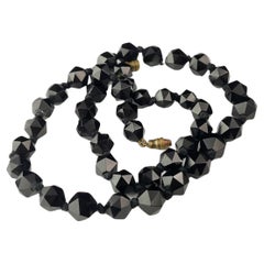 Collier de perles Whitby Jet Art déco ancien 