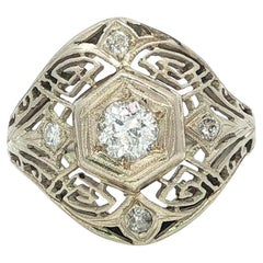 Anello antico Art Deco in oro bianco con diamante da 0,38 carati e cupola geometrica