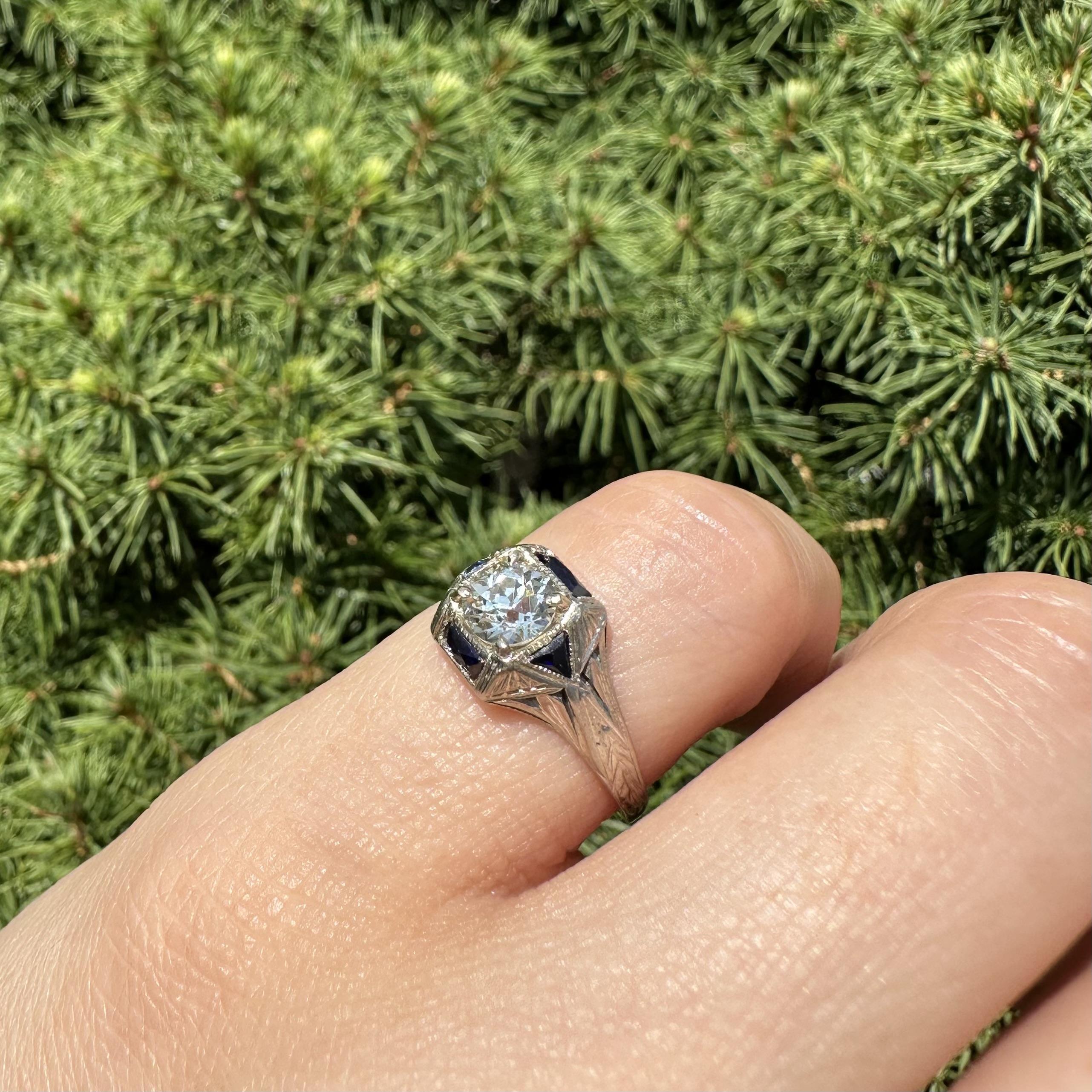 Bague ancienne en or blanc Arte Deco 0.65ct Diamond w/ Sapphire Engraved Wheat Work en vente 2