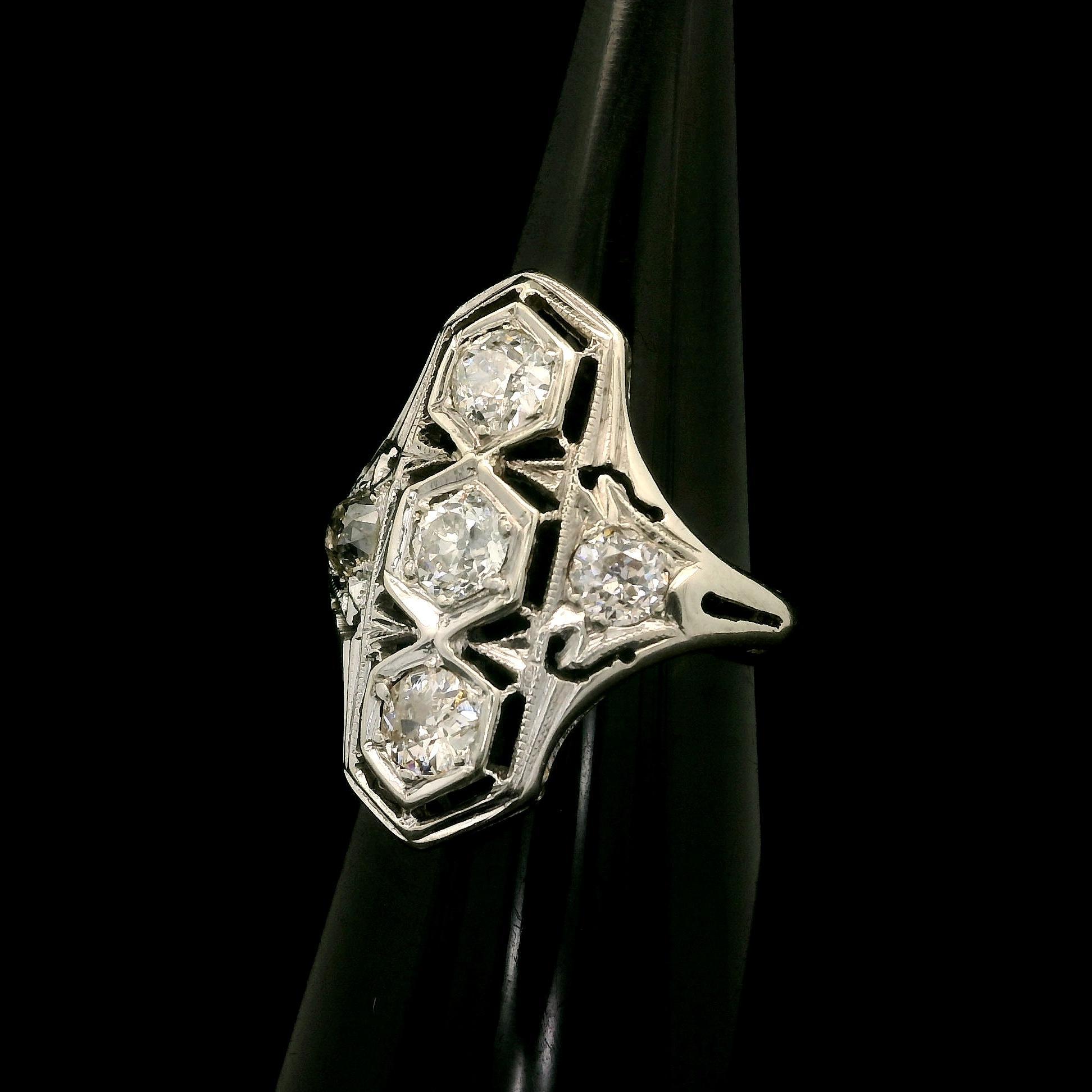 Antiker Art Deco Weißgold 1,02ctw Old Mine Cut Chunky Diamond Dinner Ring im Zustand „Gut“ im Angebot in Montclair, NJ
