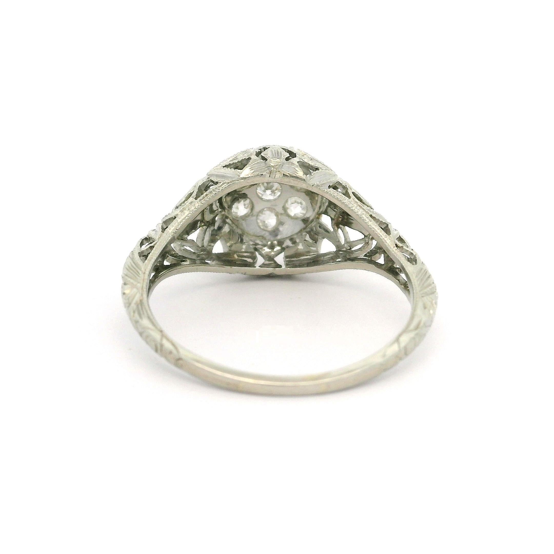 Antiker Art Deco Weißgold .18 Karat Altschliff Diamant Filgree gravierter Arbeitsring Damen im Angebot