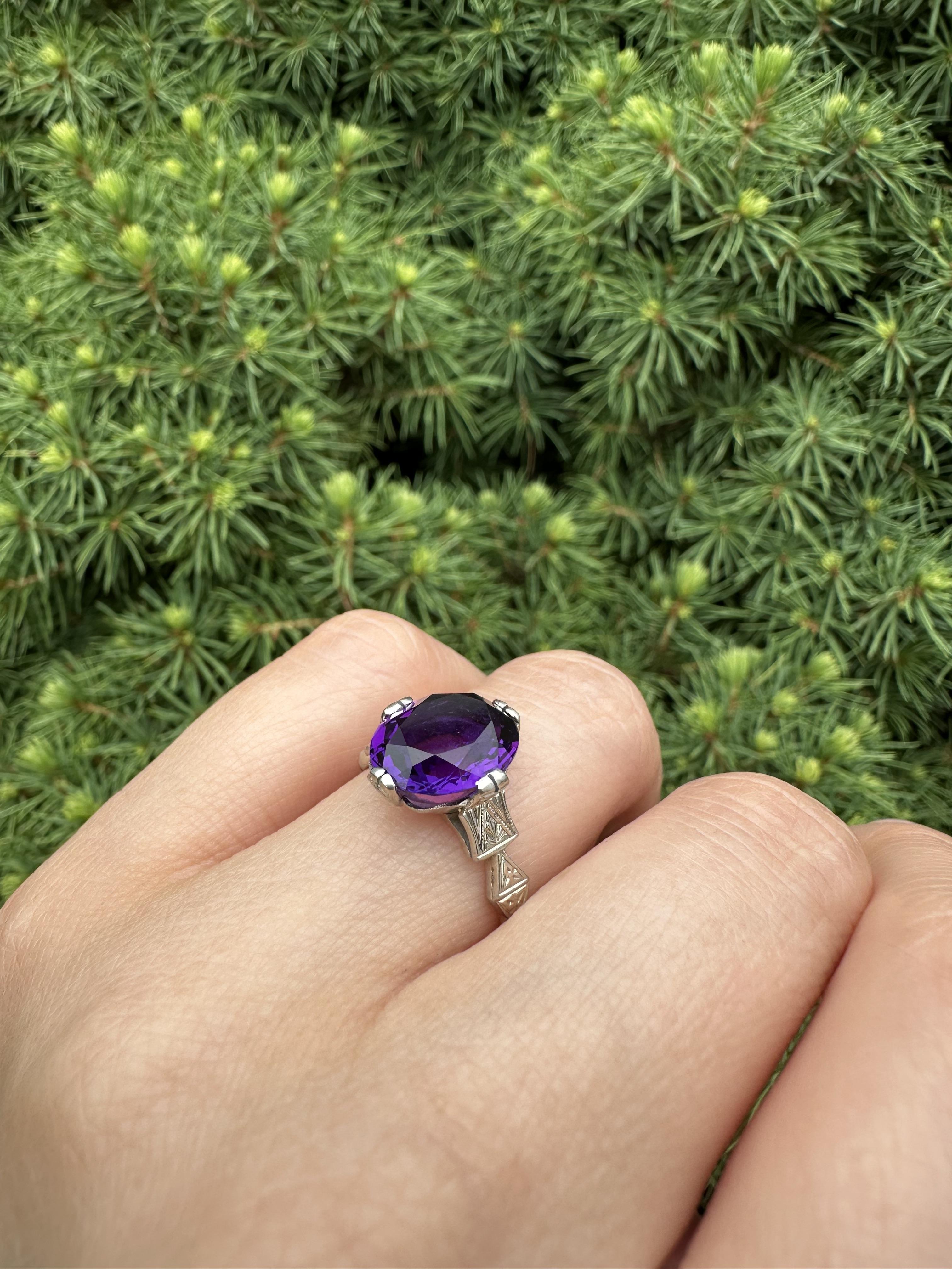 Antiker Art Deco Weißgold 3,82ct Oval Amethyst Solitär Hand graviert Ring im Angebot 7