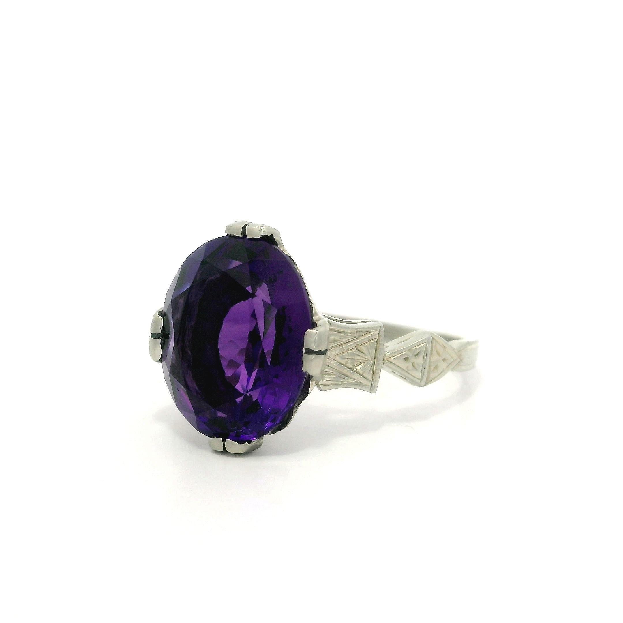 Antiker Art Deco Weißgold 3,82ct Oval Amethyst Solitär Hand graviert Ring im Angebot 1
