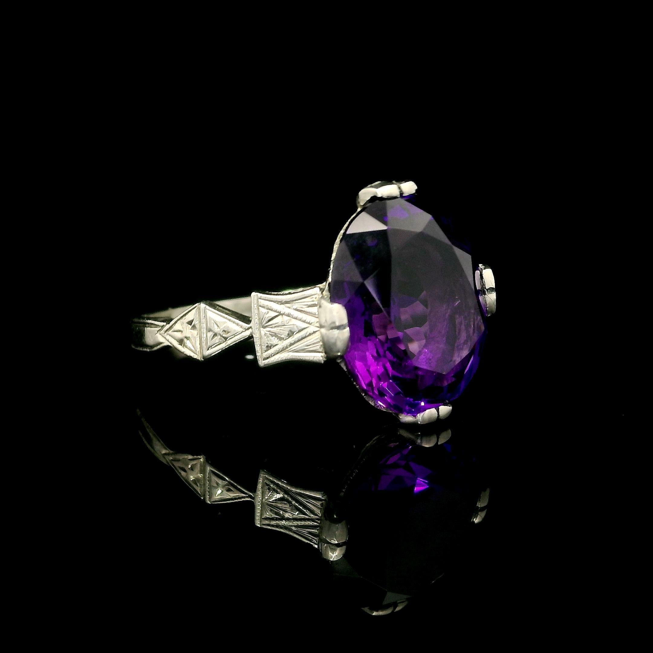 Antiker Art Deco Weißgold 3,82ct Oval Amethyst Solitär Hand graviert Ring im Angebot 3