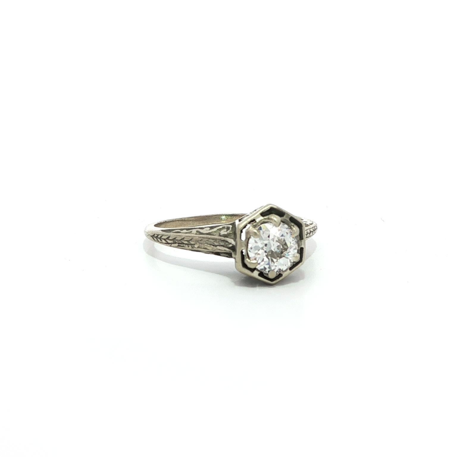 Antiguo Anillo de Compromiso Art Decó de Oro Blanco 0,50 ct con Diamantes Antiguos en Pergamino y Obra Abierta en venta 5