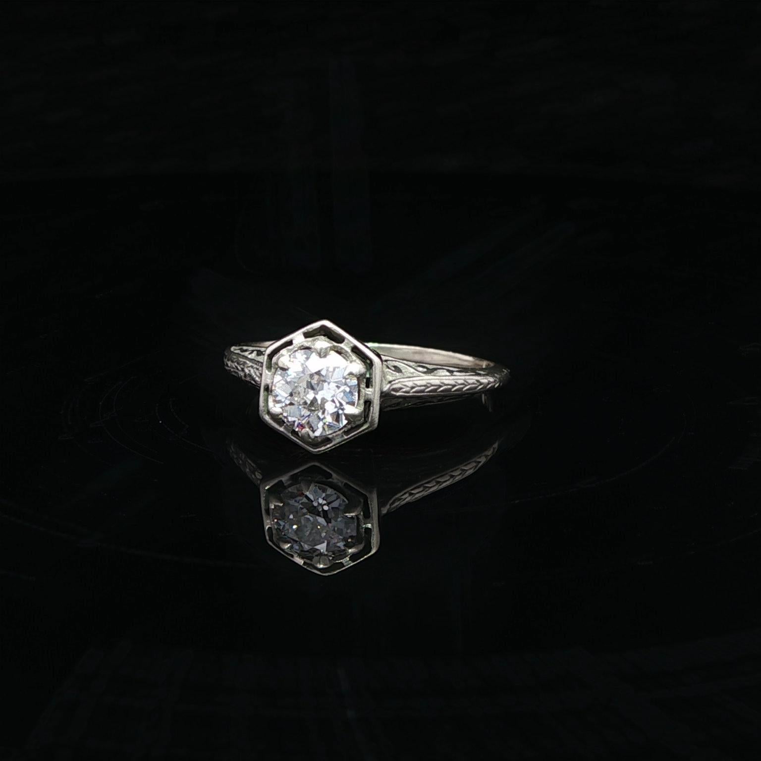 Antiguo Anillo de Compromiso Art Decó de Oro Blanco 0,50 ct con Diamantes Antiguos en Pergamino y Obra Abierta en venta 9
