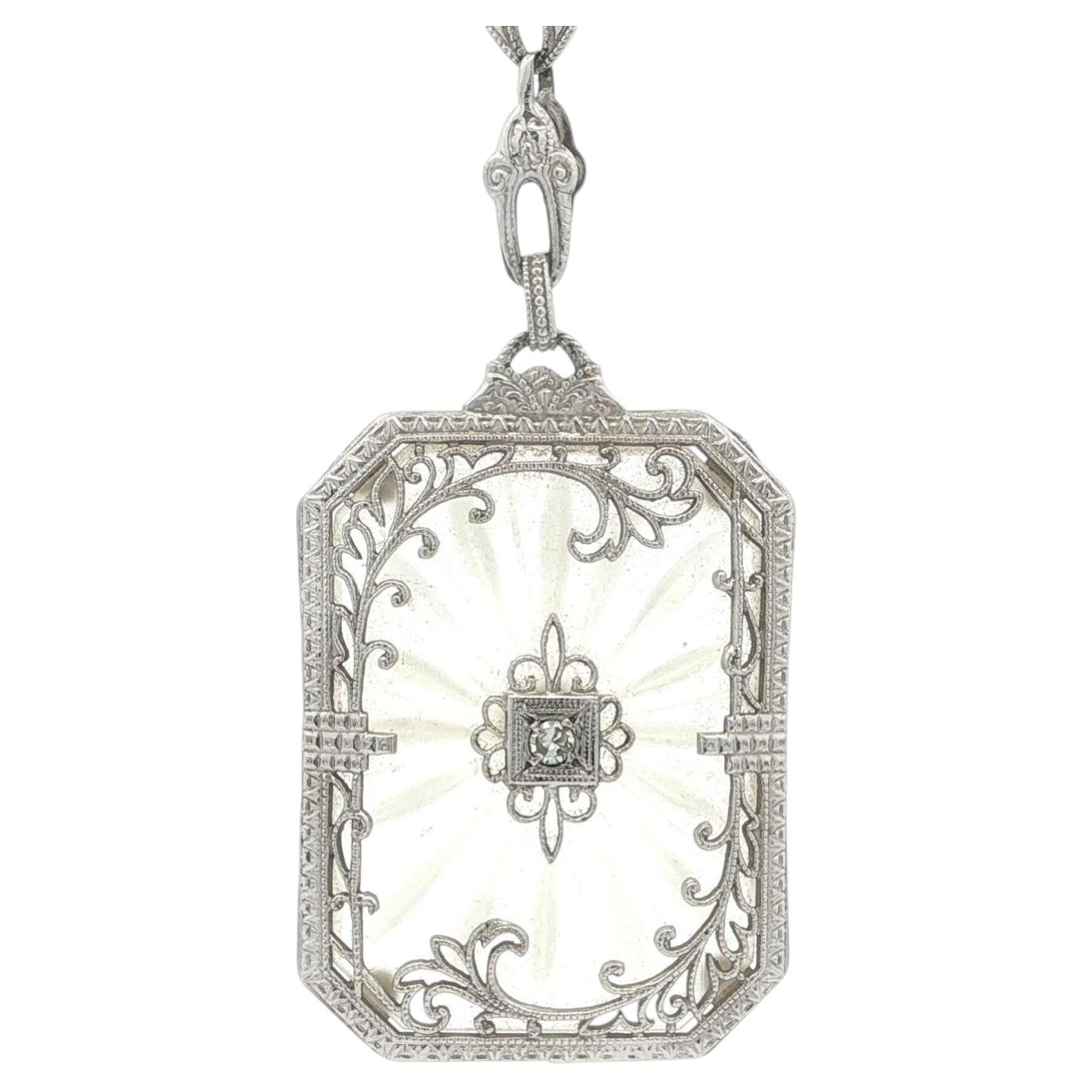 Collana antica Art Deco in oro bianco con vetro canforato e diamanti da 16,5".