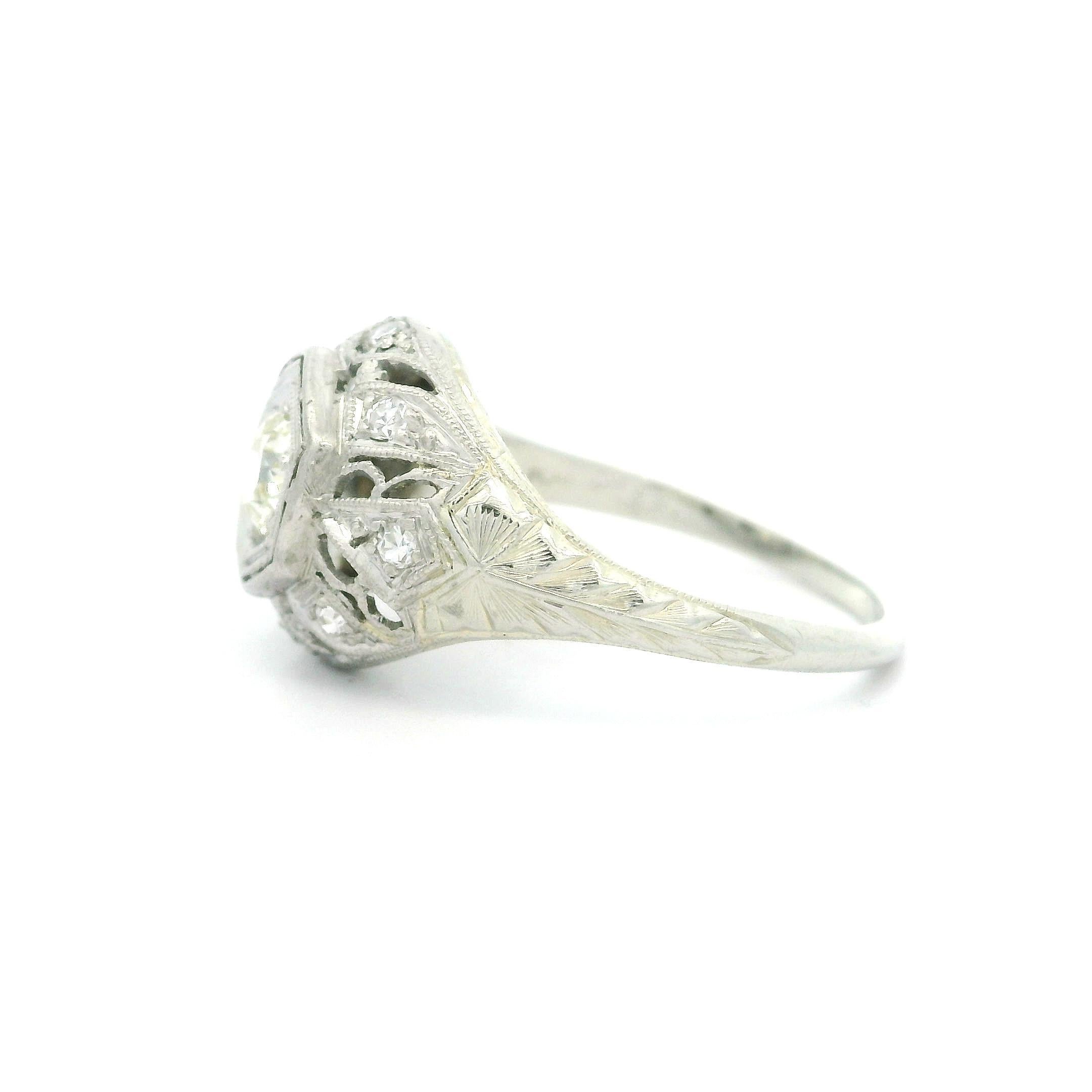 Antique Art Deco White Gold & Platinum Old Cut Diamond Filigree Engraved Ring For Sale 4
