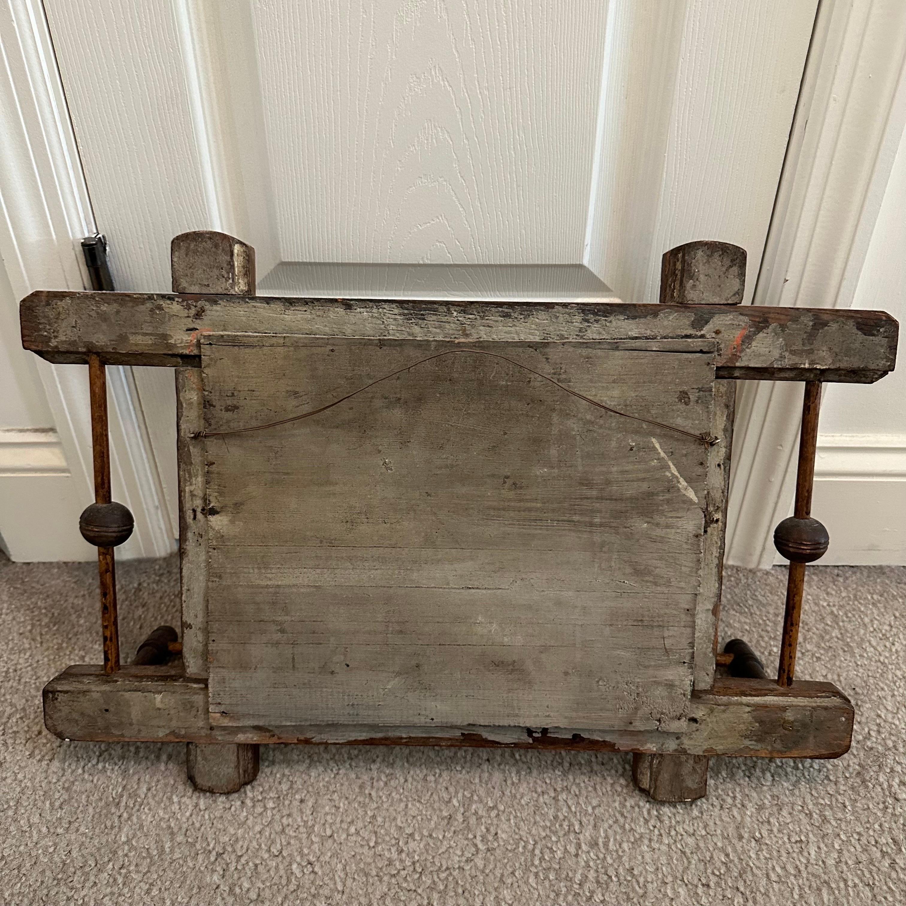 Antique Mirror in legno Deco con barra di sospensione in vendita 5