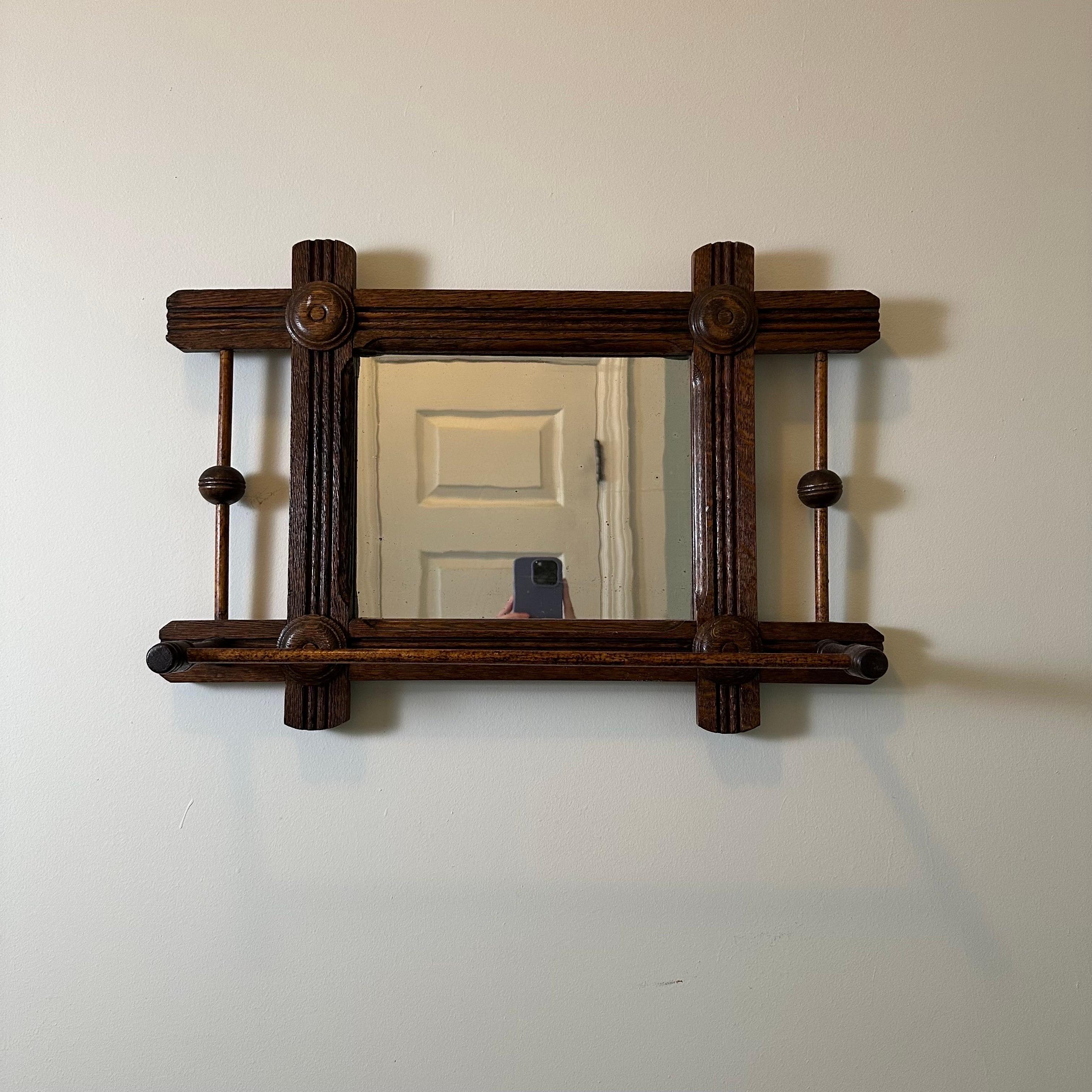 Antique Mirror in legno Deco con barra di sospensione in vendita 1