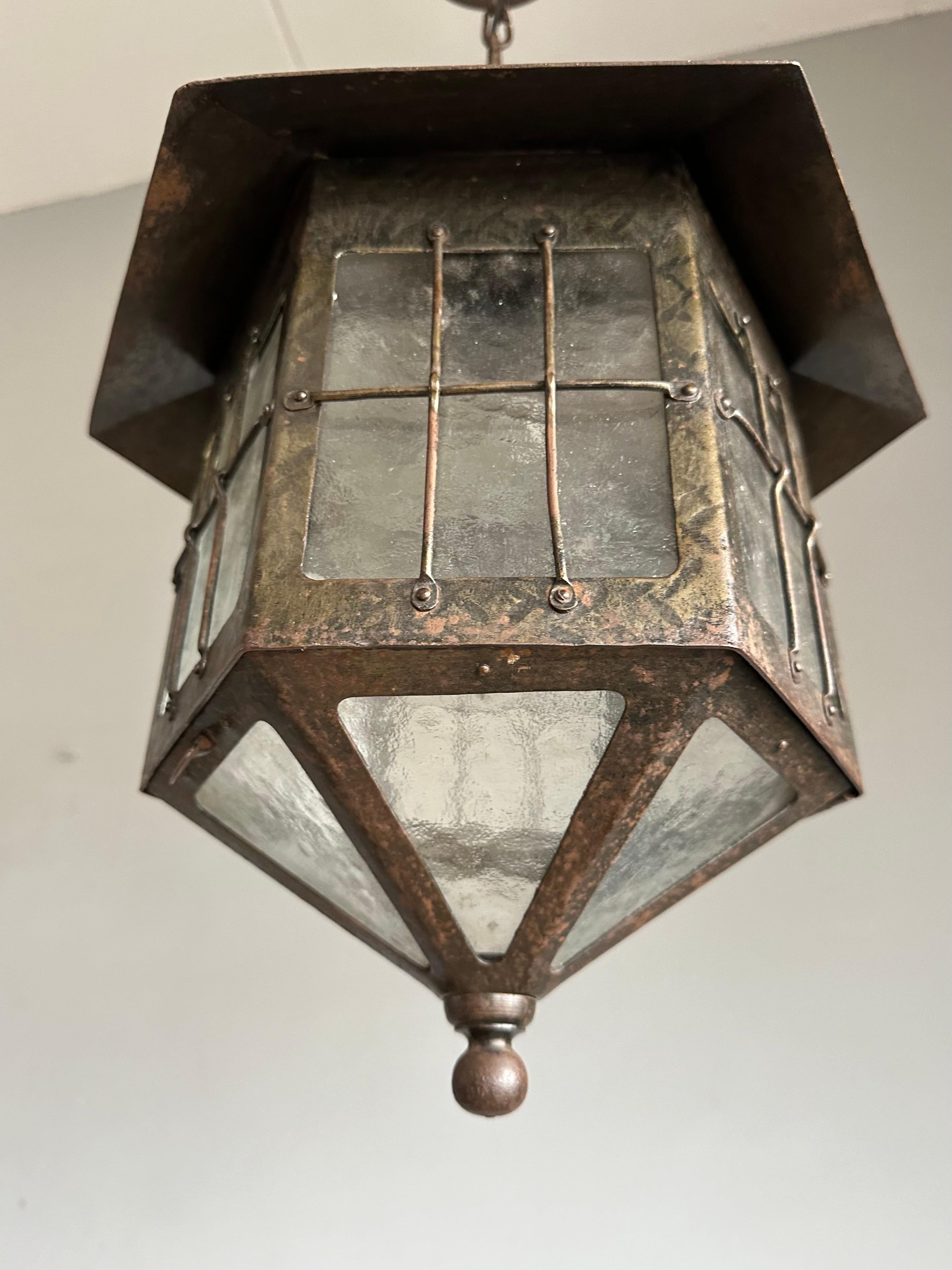 Antigua linterna Art Decó de hierro forjado y cristal catedral, para porche o vestíbulo Hecho a mano