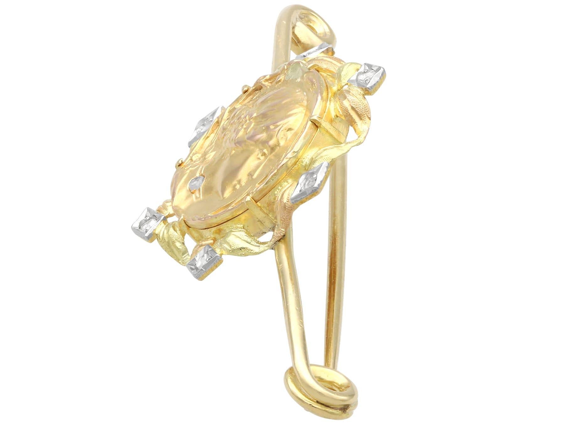 Taille vieille mine Broche ancienne Art nouveau en or jaune 21 carats et diamants 0,13 carat en vente