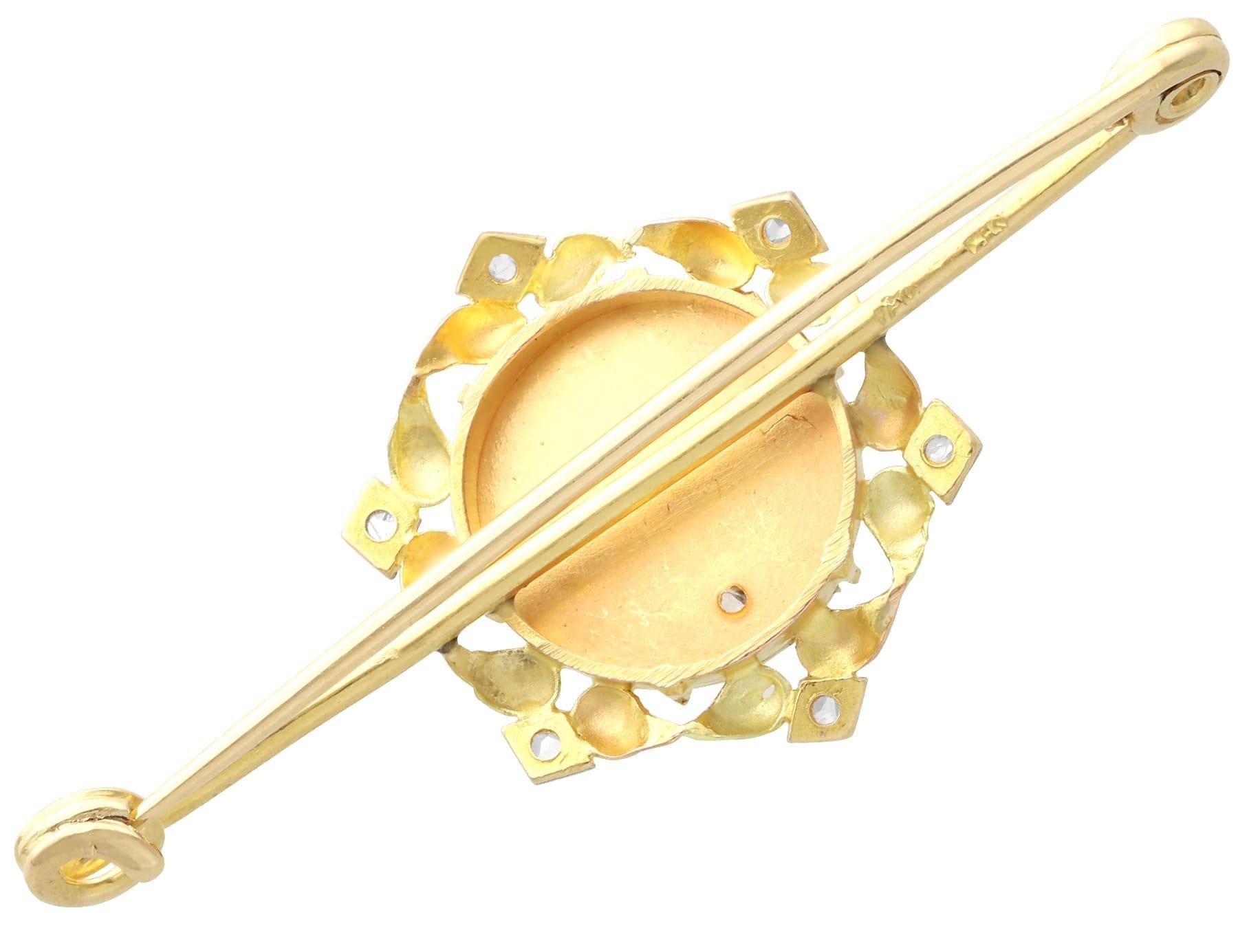 Broche ancienne Art nouveau en or jaune 21 carats et diamants 0,13 carat Unisexe en vente