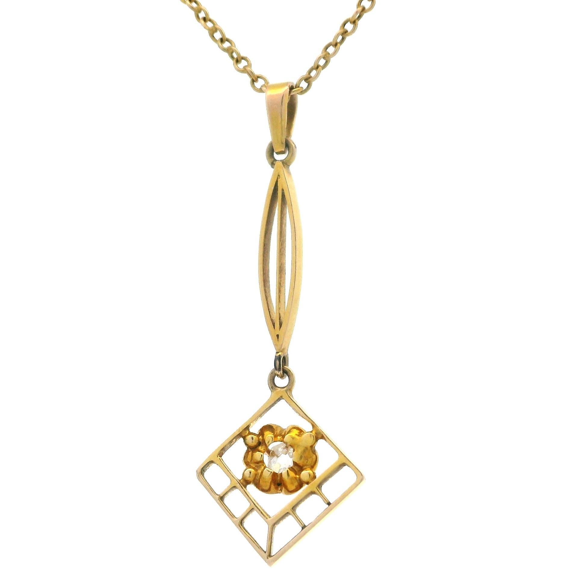 Antiguo Art Nouveau 0.15ct Diamond Open Work Geometric Lavalier Collar Colgante en venta 1