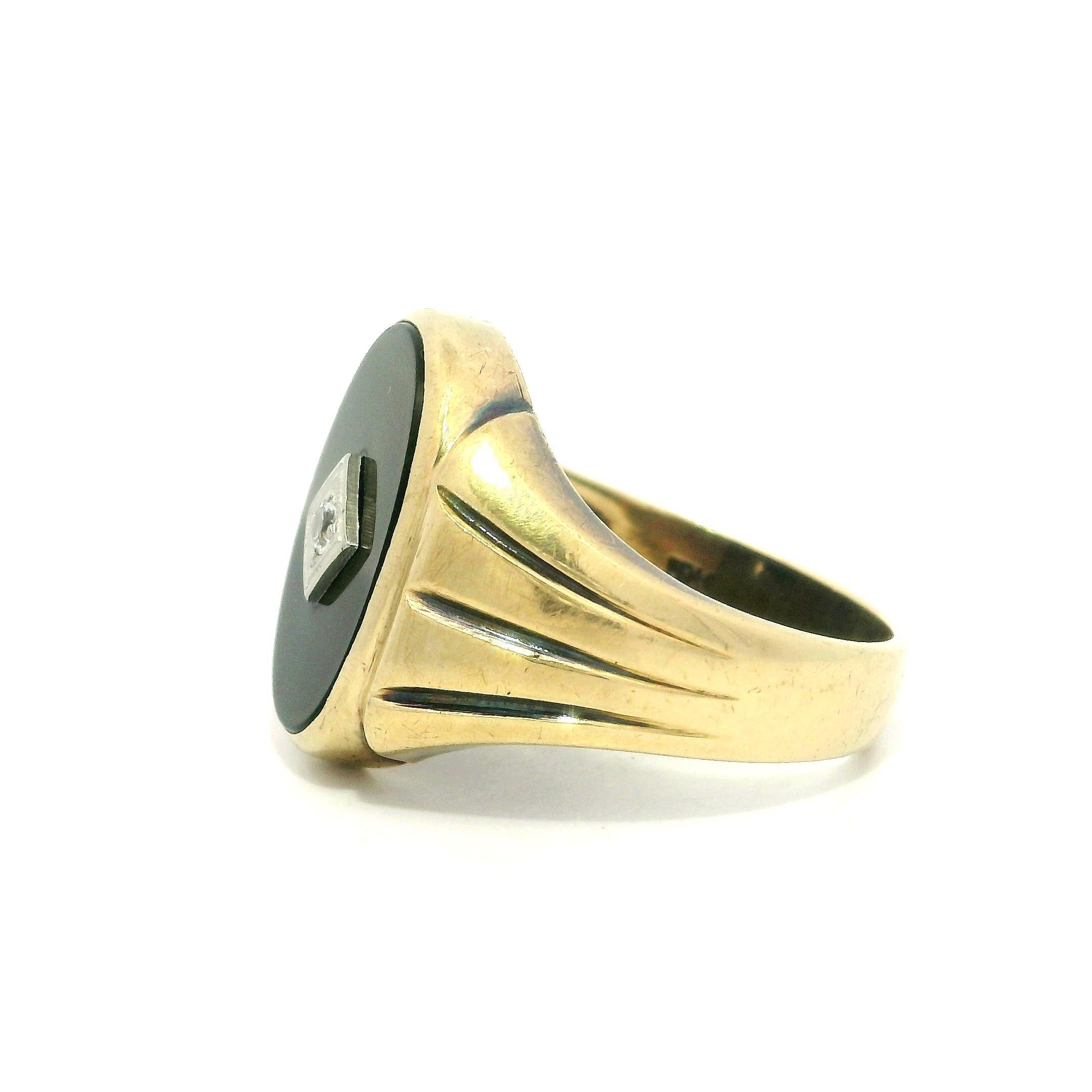 Art Nouveau Anello da uomo antico in oro giallo 10k con onice nero e zirconi in vendita