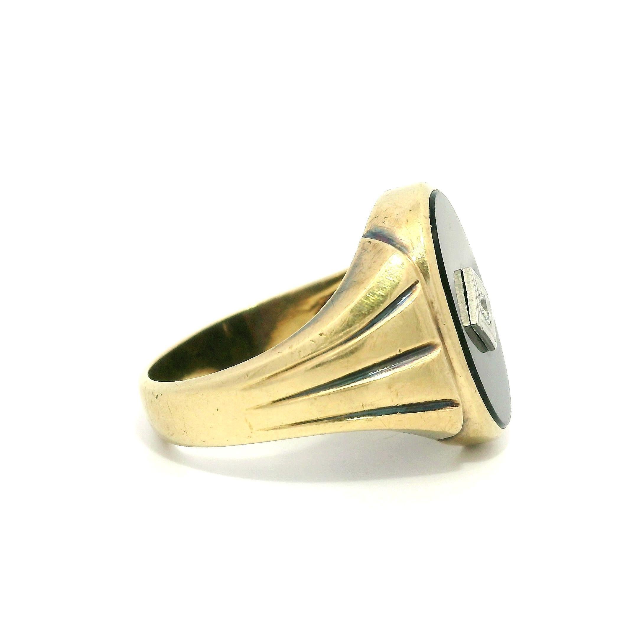 Anello da uomo antico in oro giallo 10k con onice nero e zirconi In condizioni ottime in vendita a Montclair, NJ